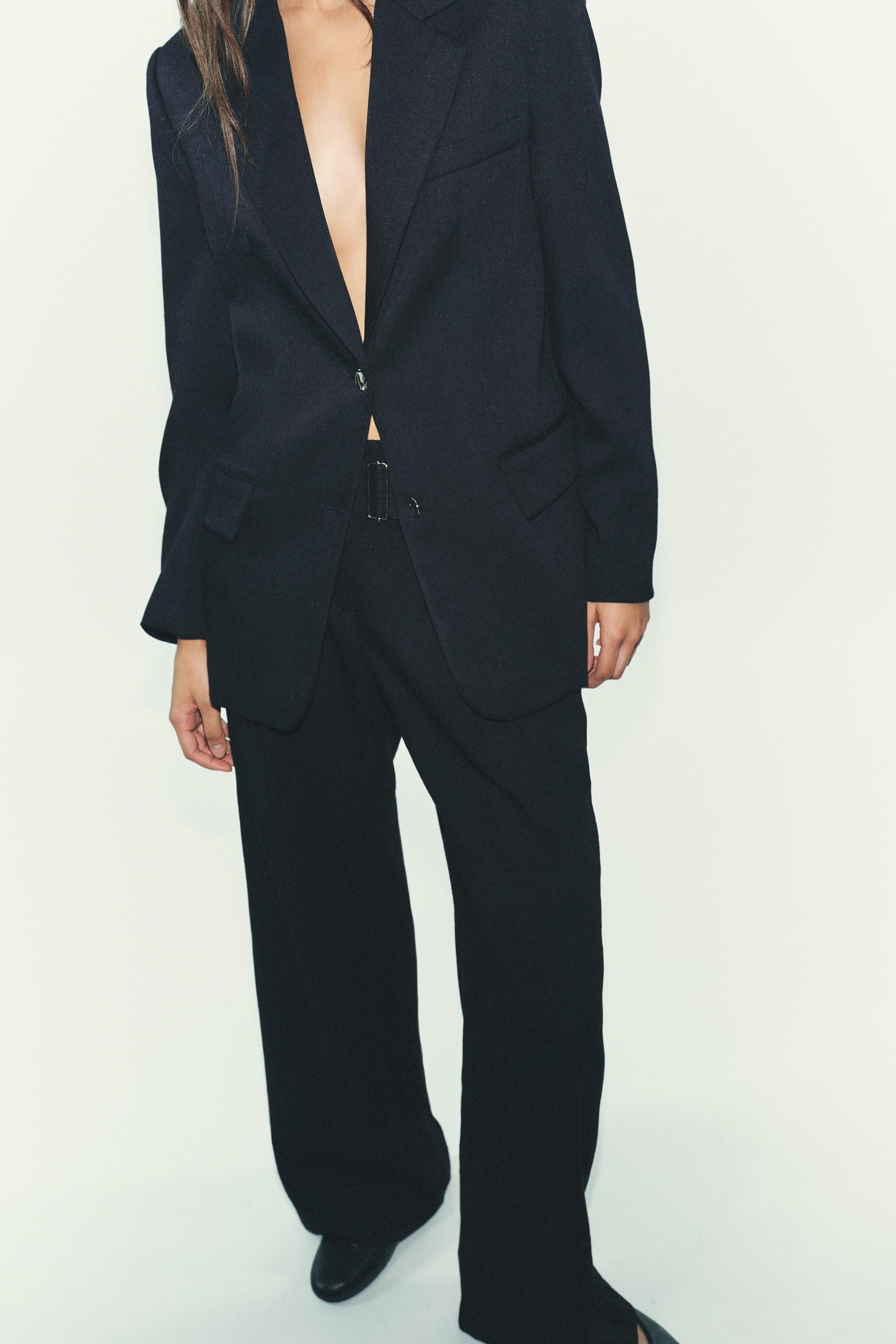 STRAIGHT CUT BUTTONED BLAZER