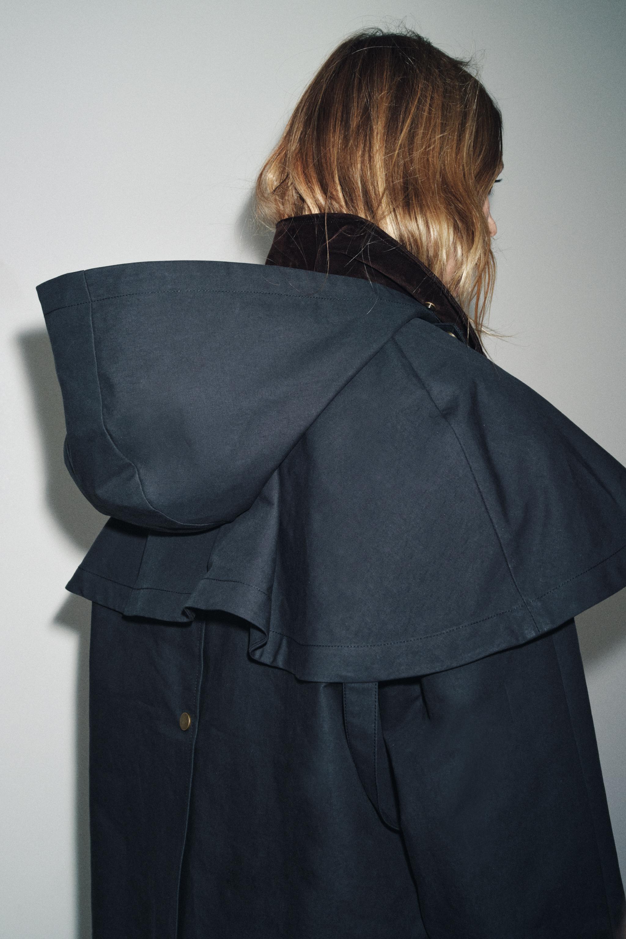 CONTRAST COLLAR HOODED TRENCH ZW COLLECTION