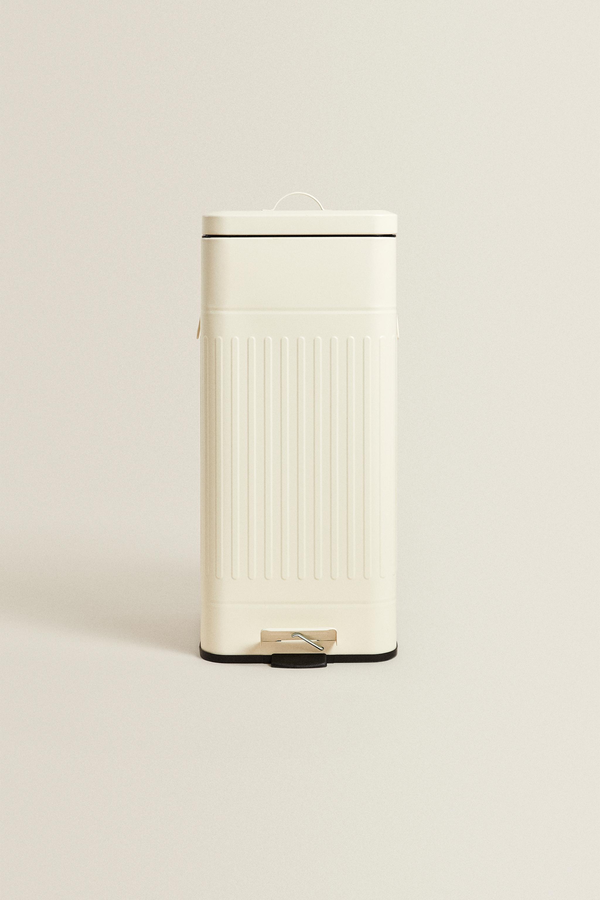 LARGE KITCHEN TRASH CAN