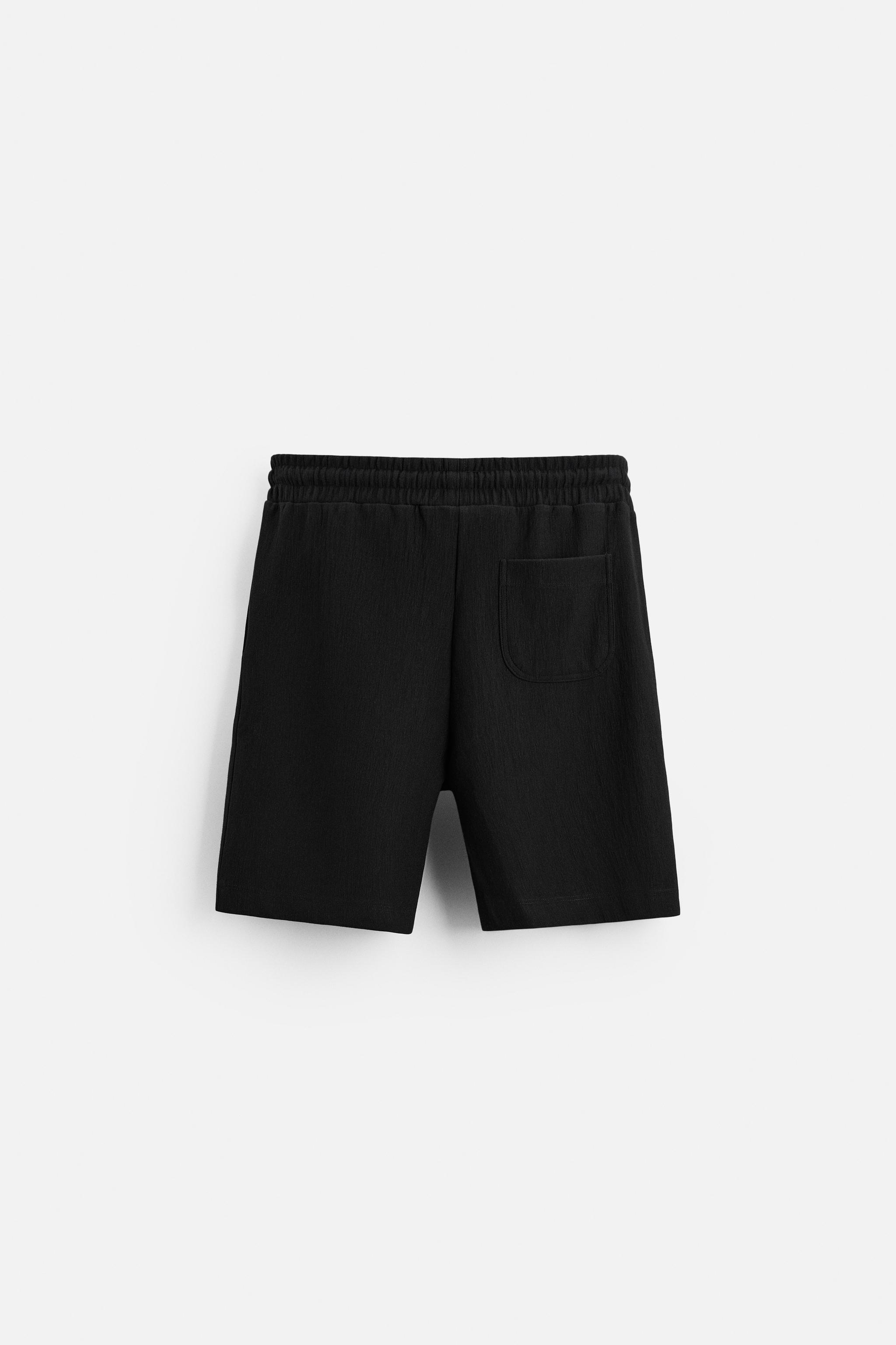TEXTURED JOGGER SHORTS