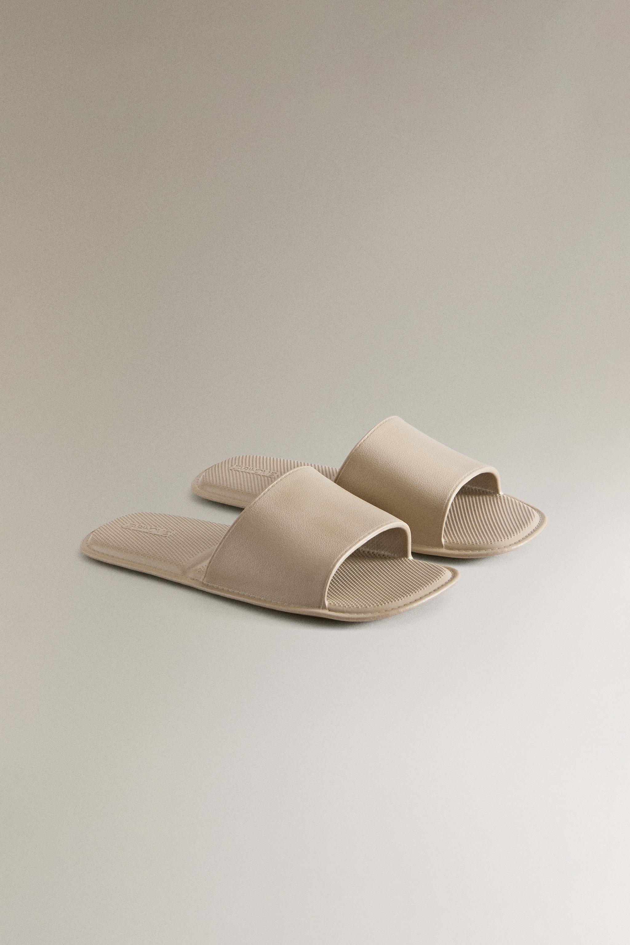 BATHROOM SLIDER SLIPPERS