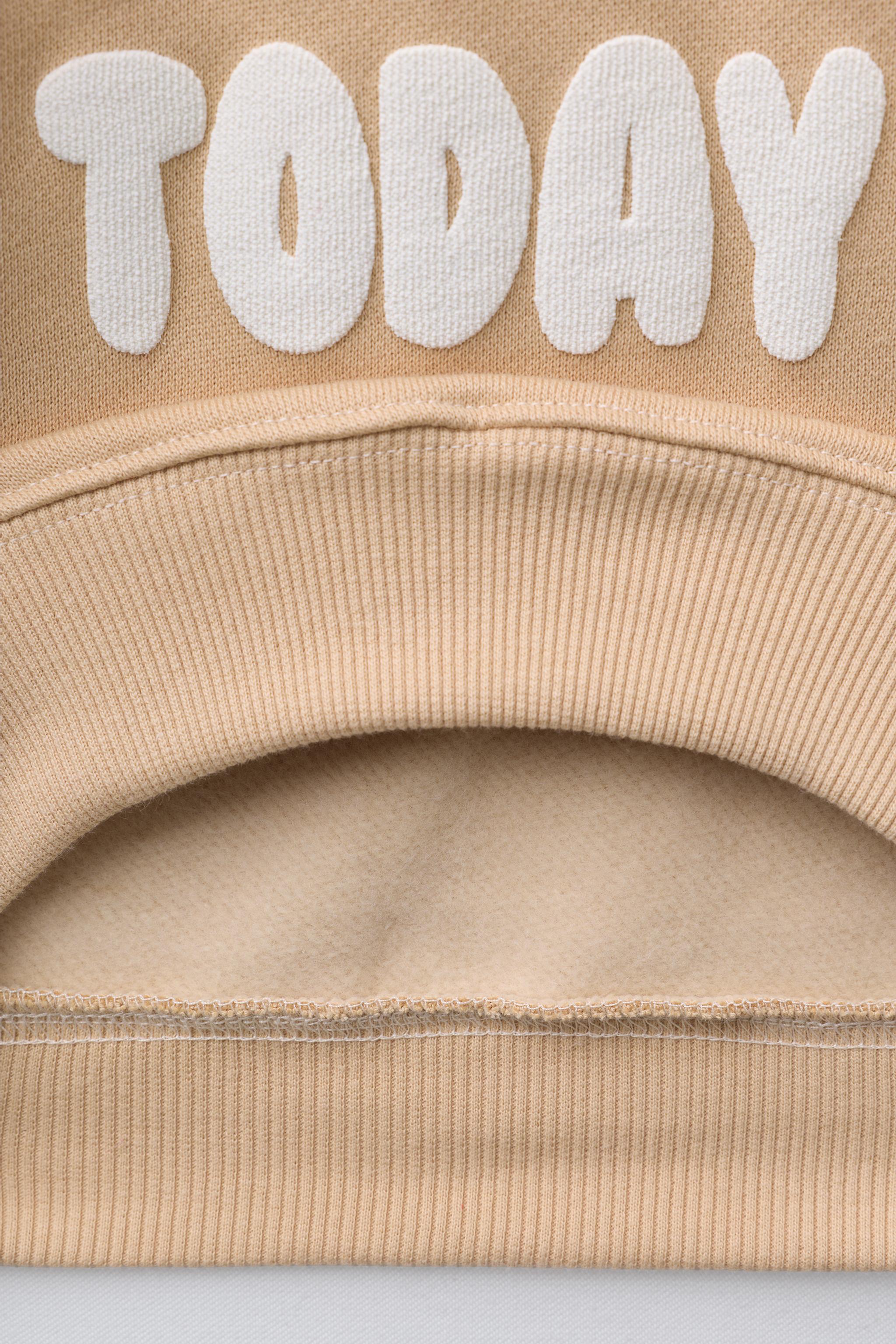 BEAR PRINT SWEATSHIRT