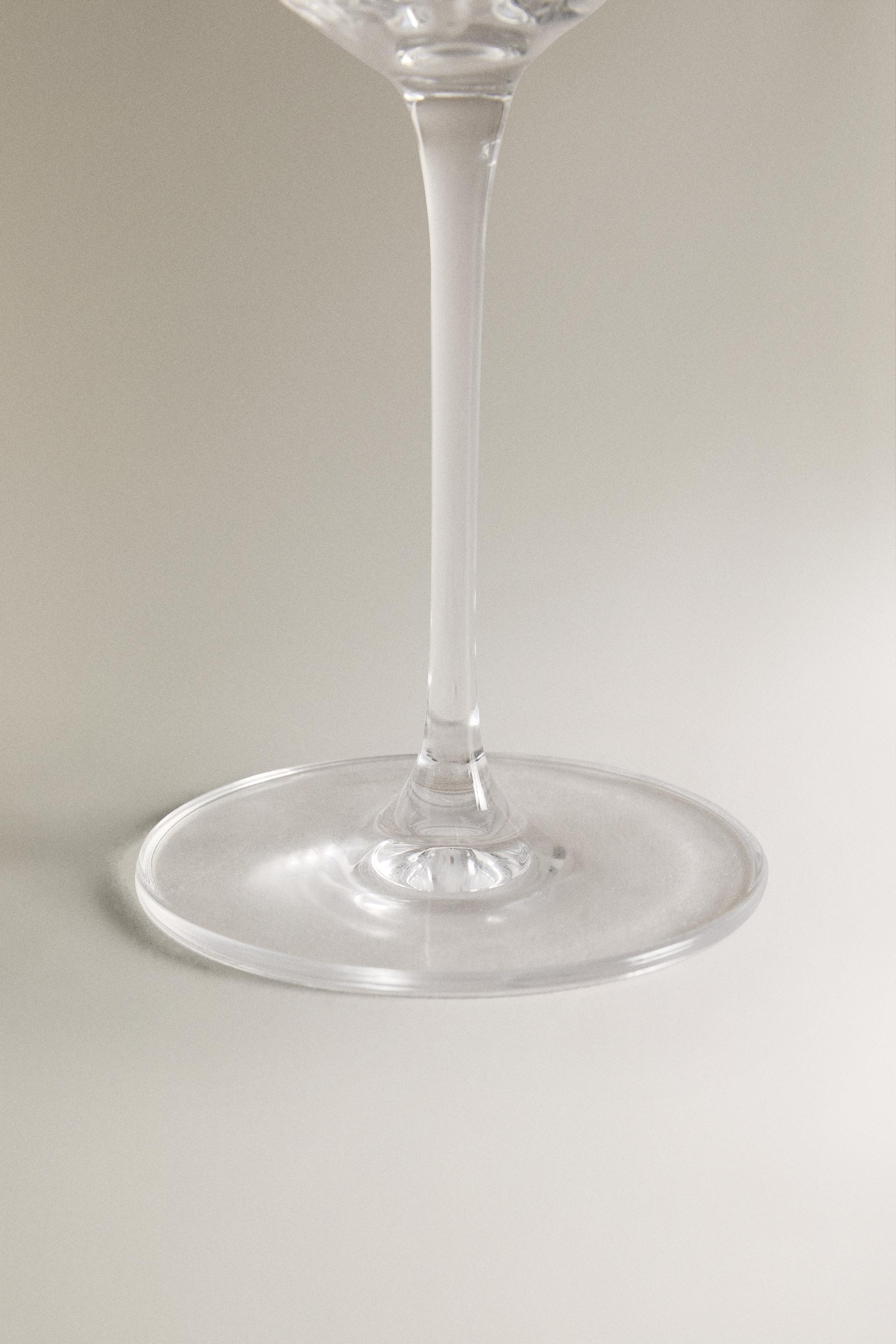 TEXTURED CRYSTALLINE WINE GLASS