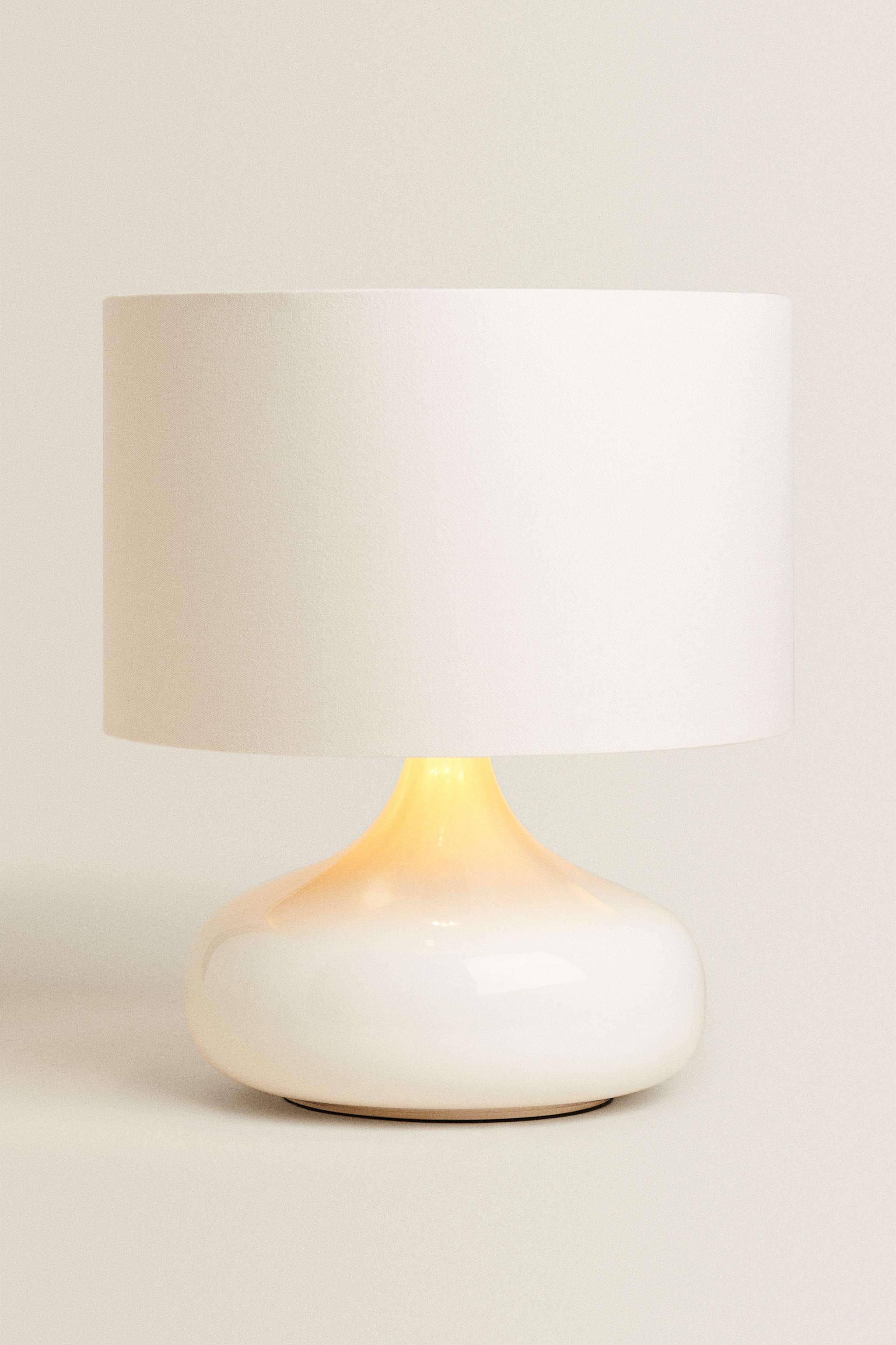 CERAMIC BASE TABLE LAMP