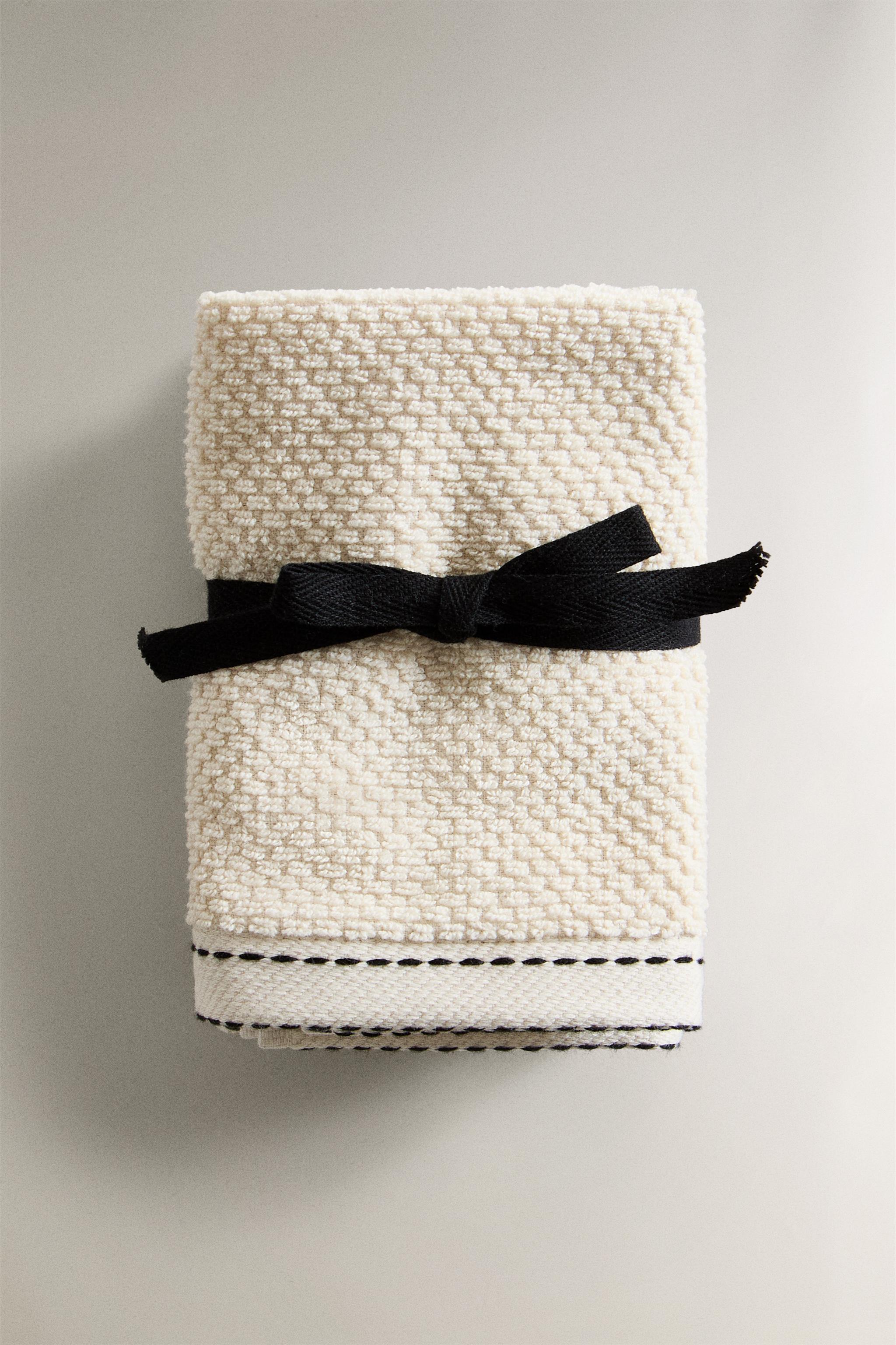 SET OF RICE STITCH HAND TOWELS (SET OF 3)