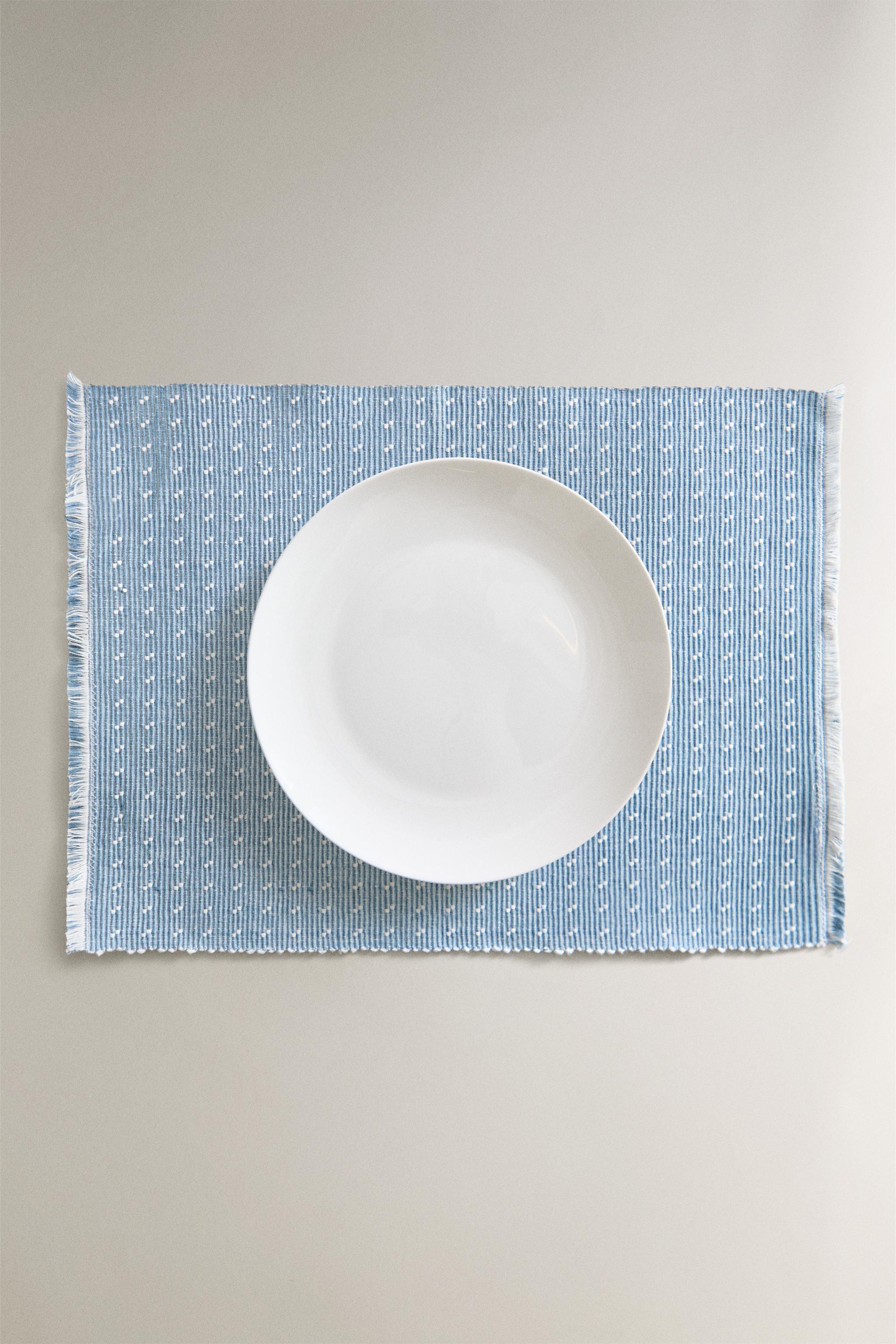 RIBBED DOTTED PLACEMAT