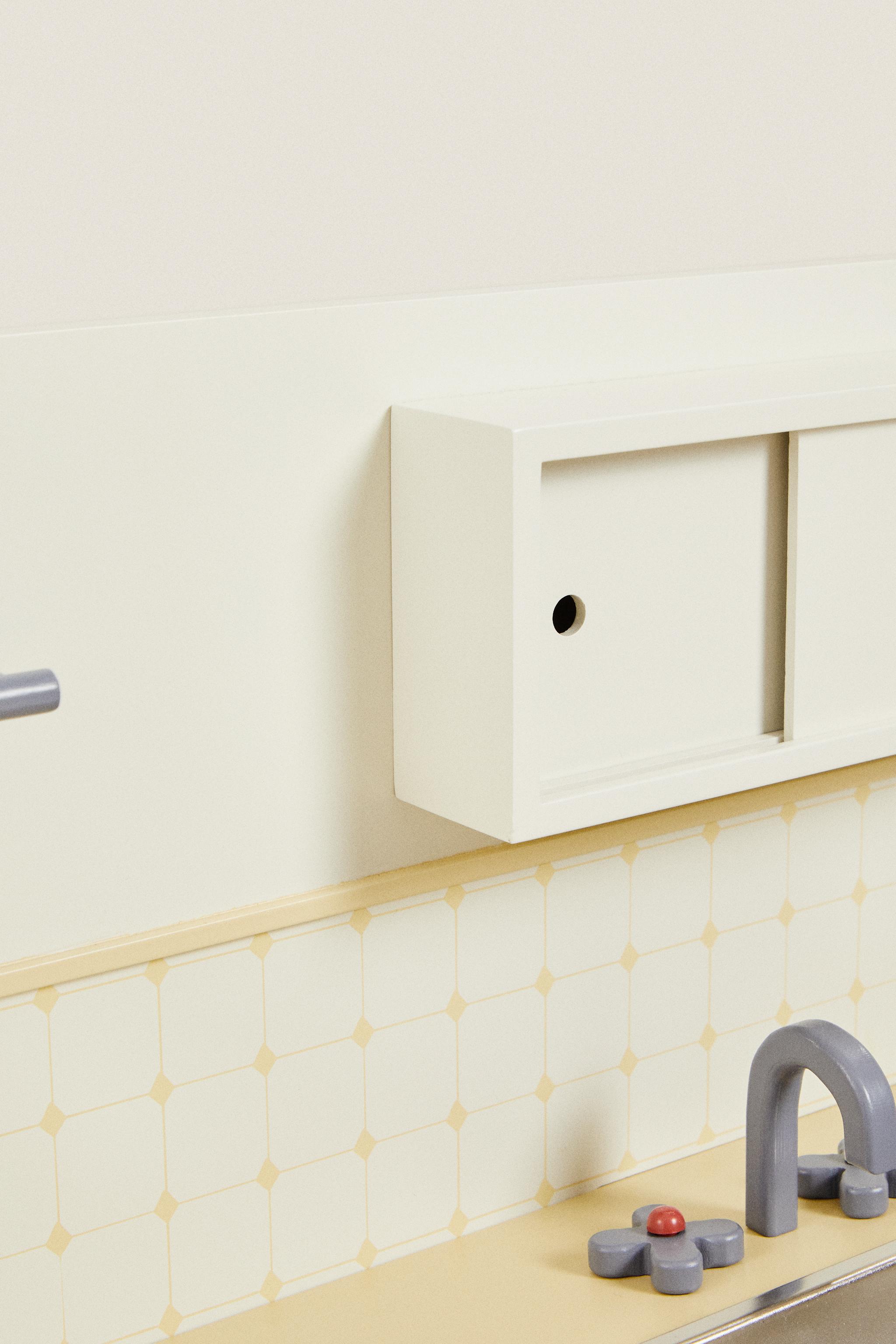 CHILDREN'S WOODEN PLAY KITCHEN