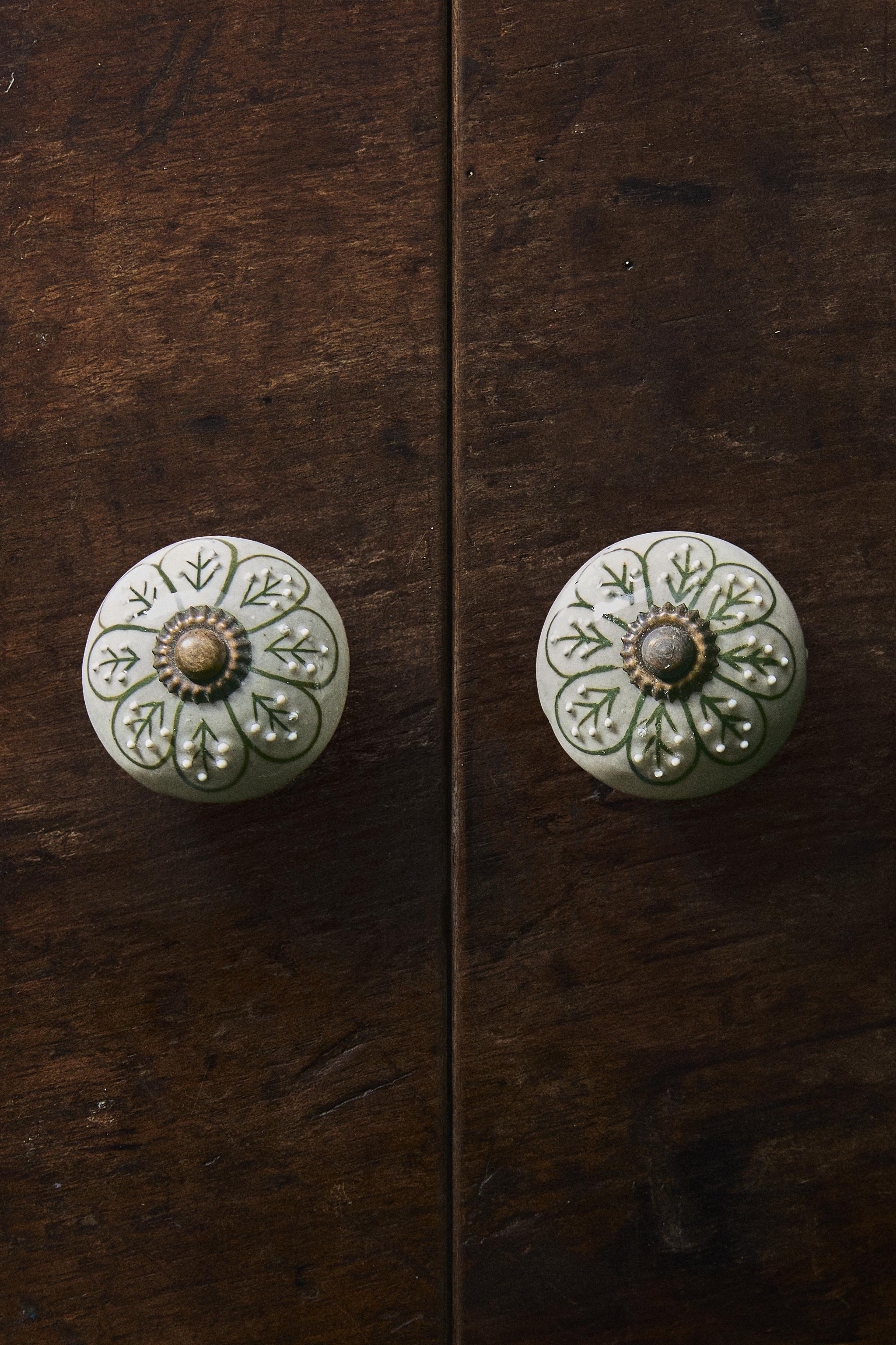 SET OF CERAMIC FLOWER KNOBS (SET OF 2)