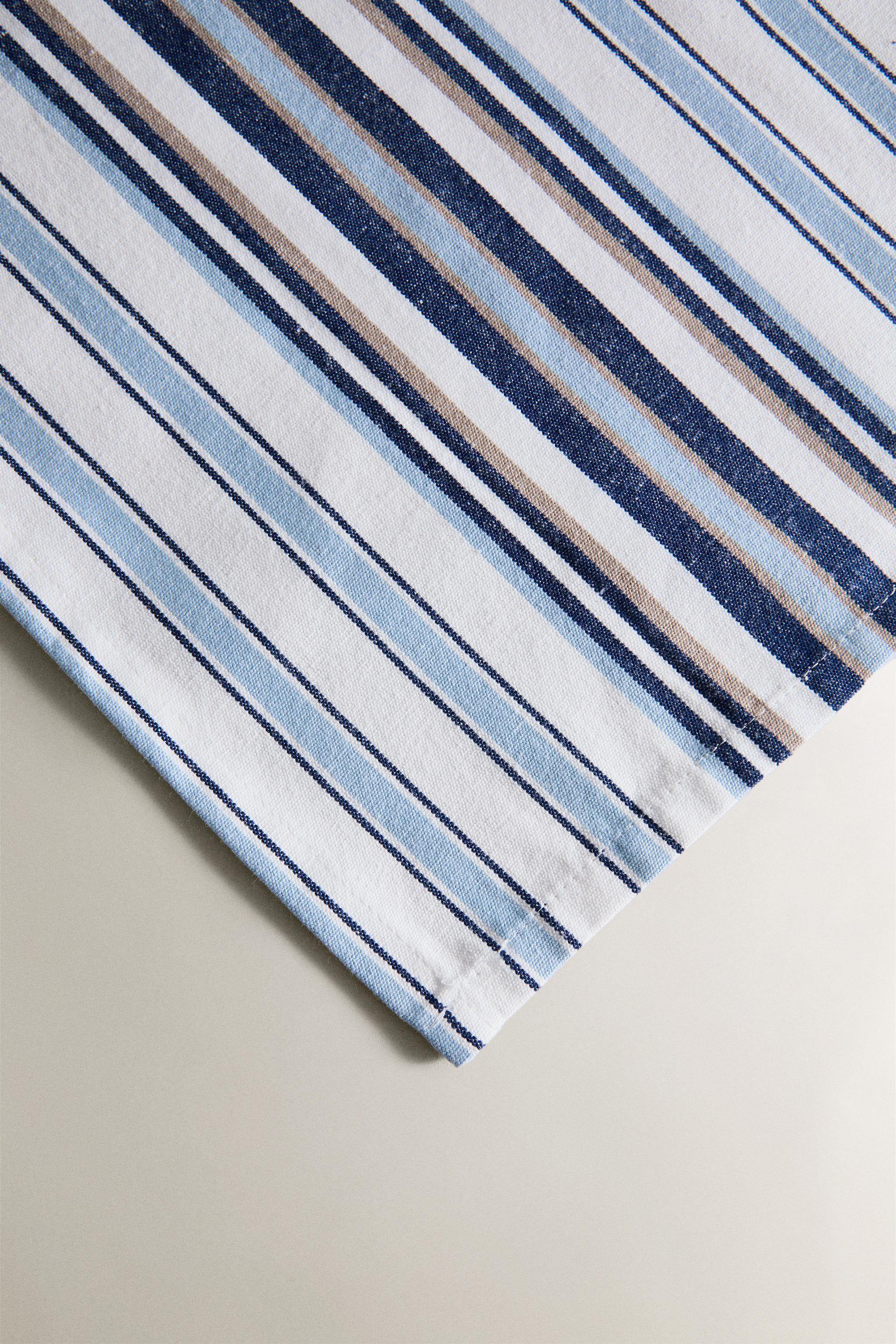 STRIPED TABLE RUNNER