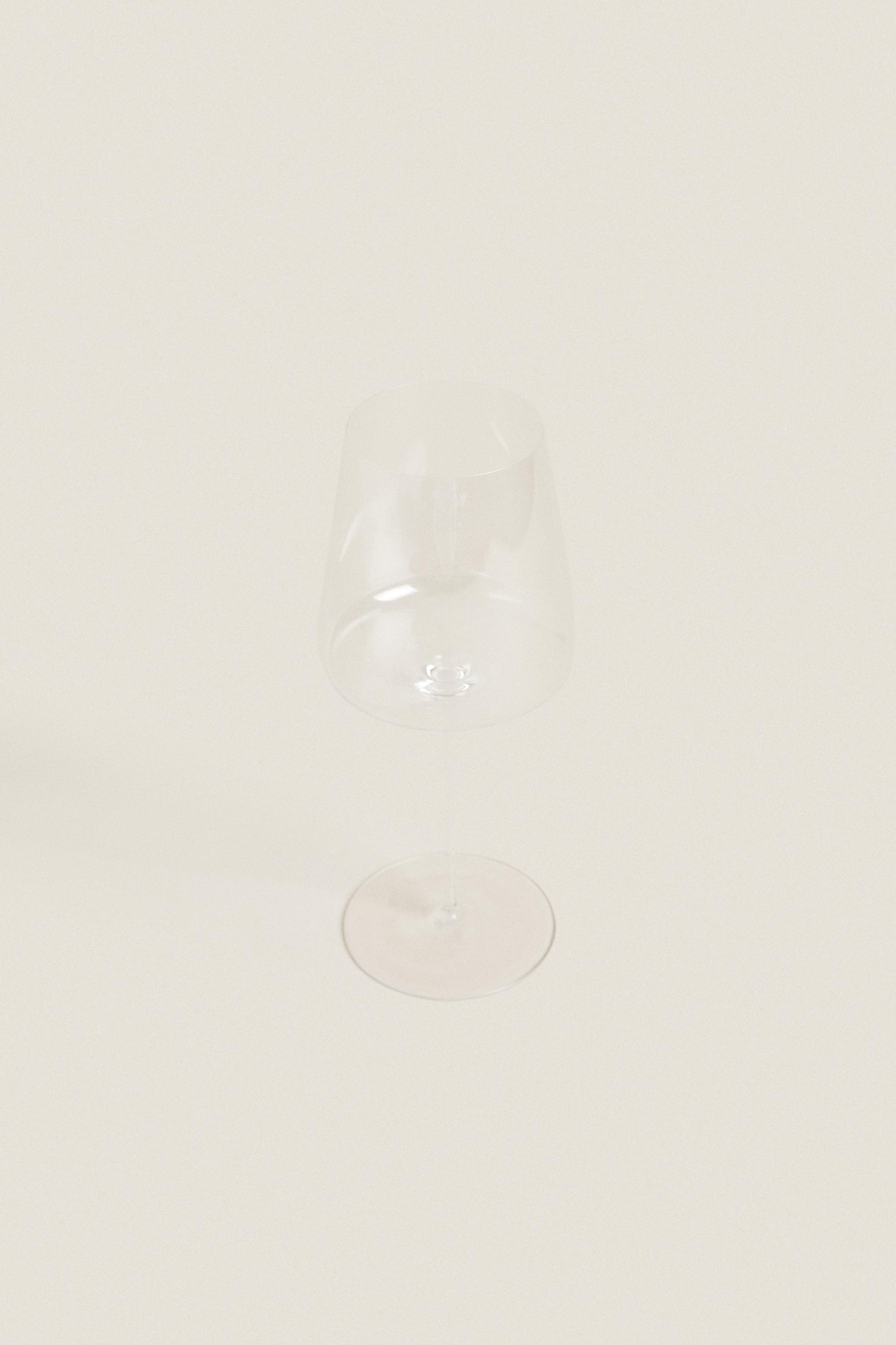 ULTRA LIGHTWEIGHT GLASS WINE GLASS