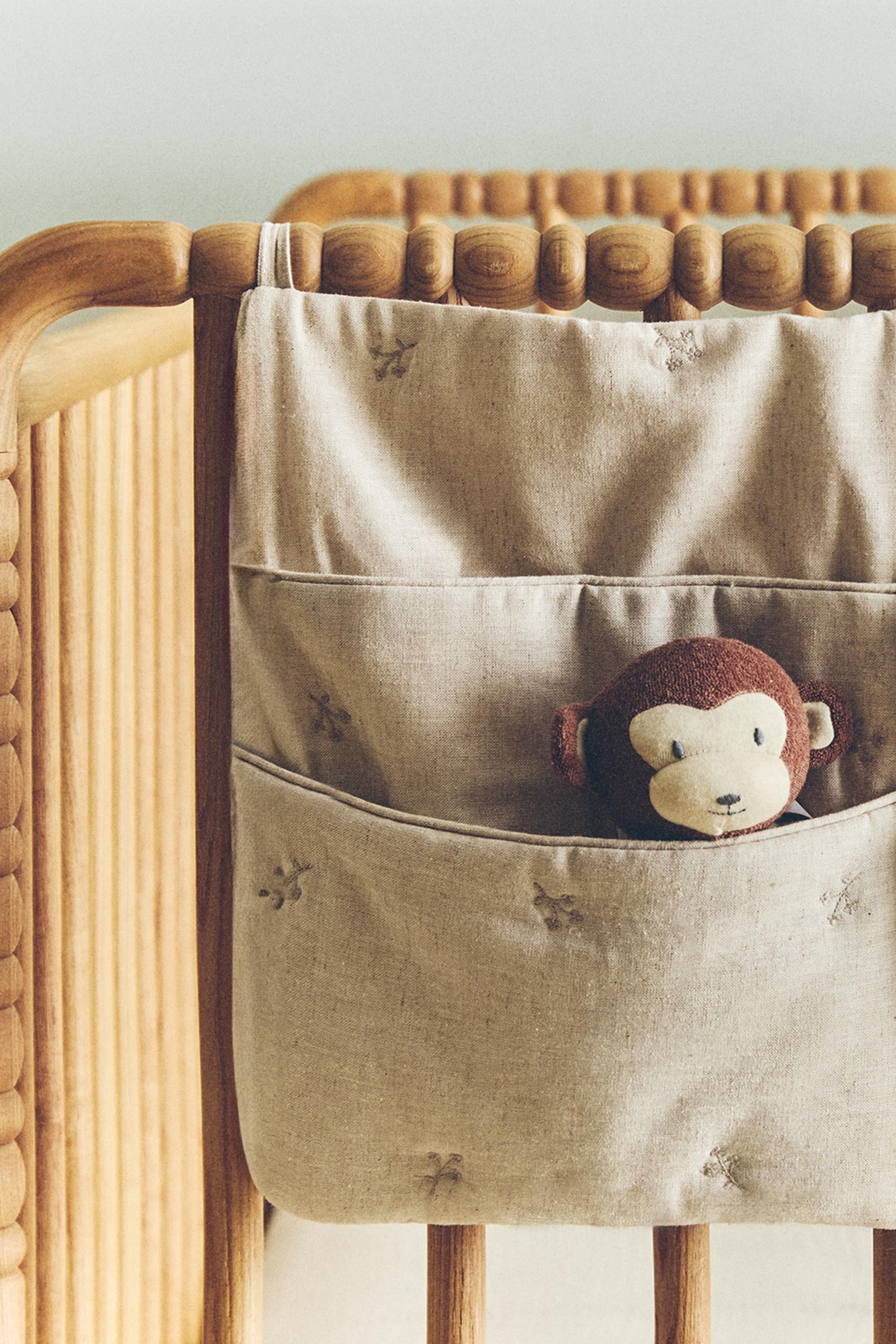EMBROIDERED CRIB ORGANIZER