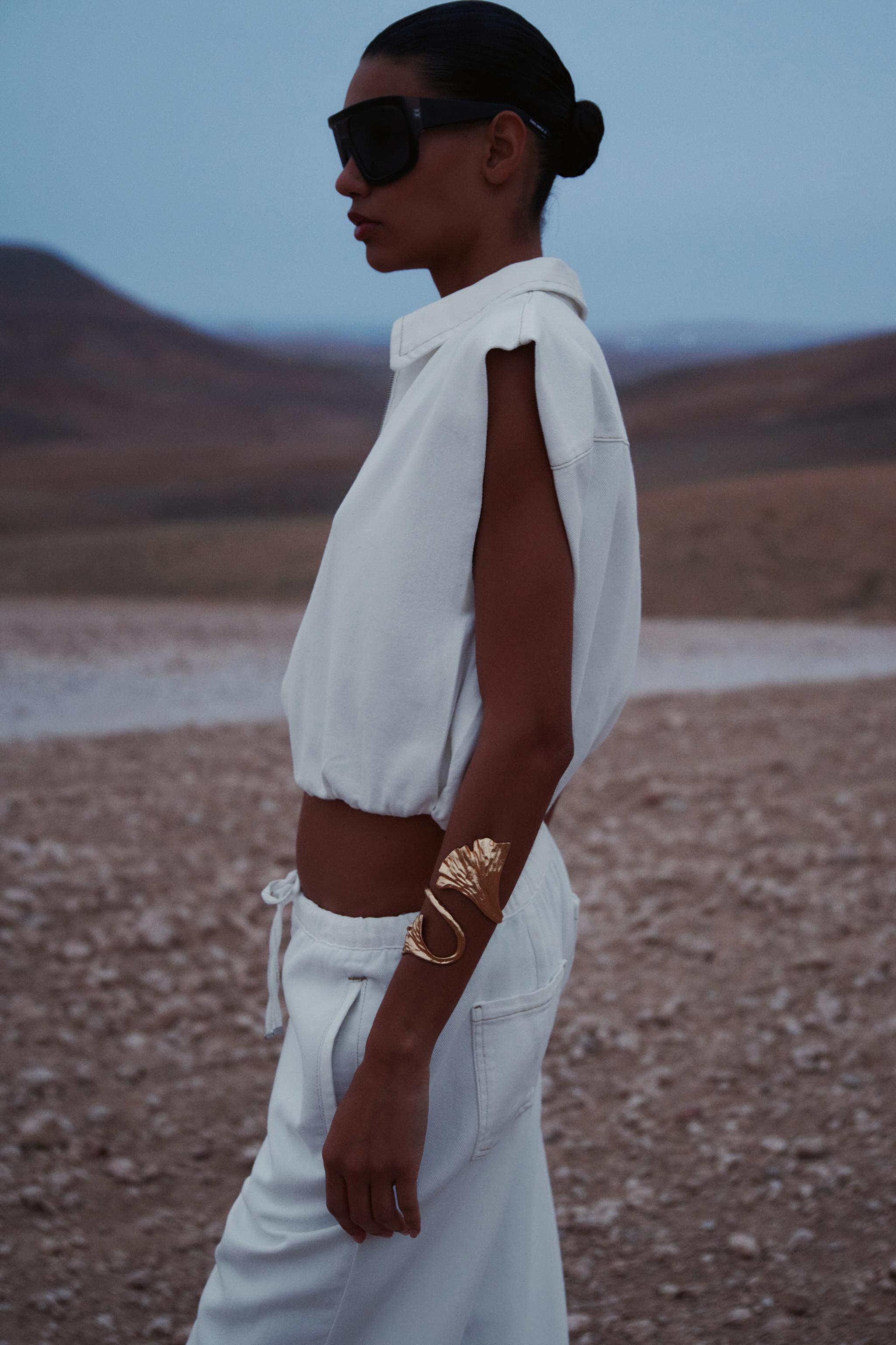 TOPSTITCHING ELASTIC HEM VEST