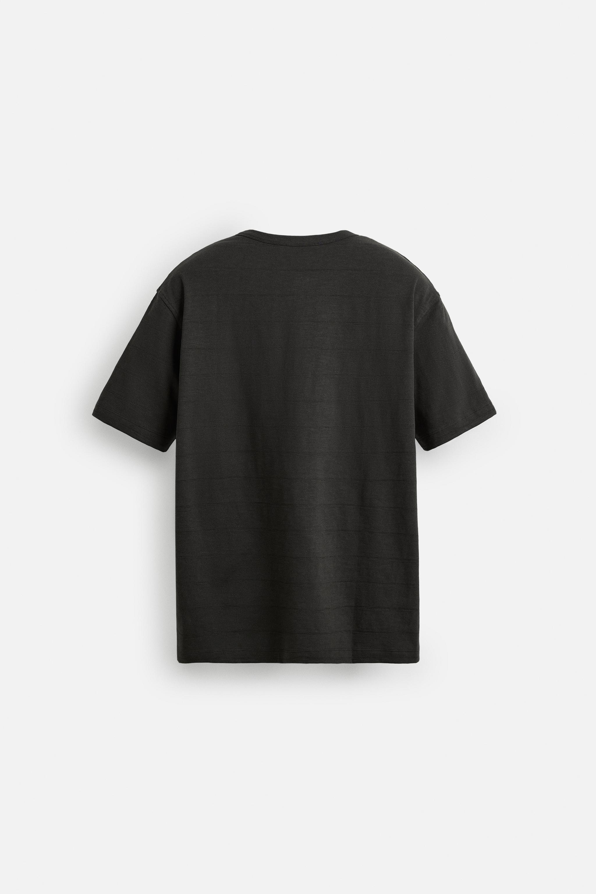 STRIPED BUTTON NECK T-SHIRT