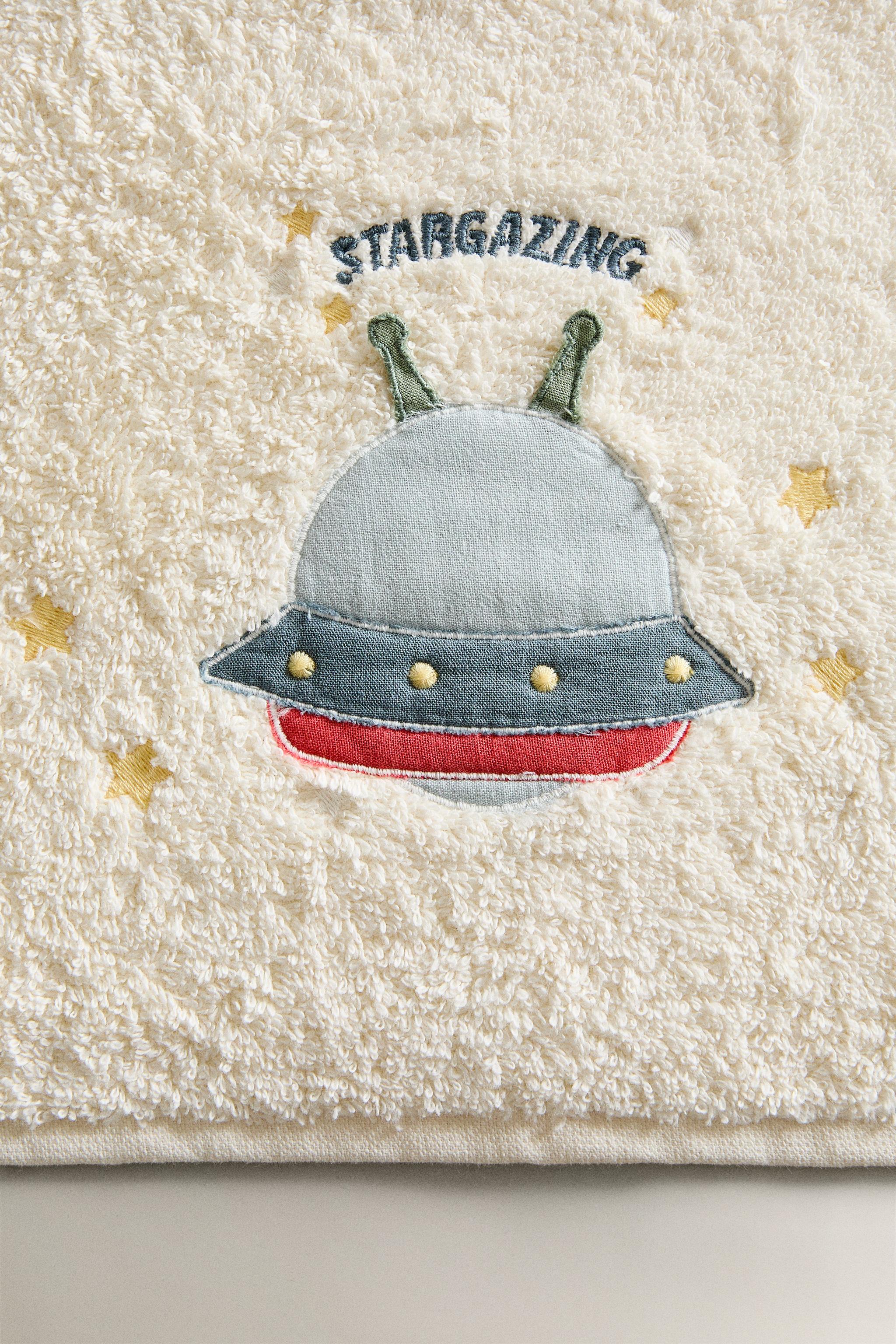 CHILDREN'S COTTON TERRYCLOTH SPACESHIP TOWEL