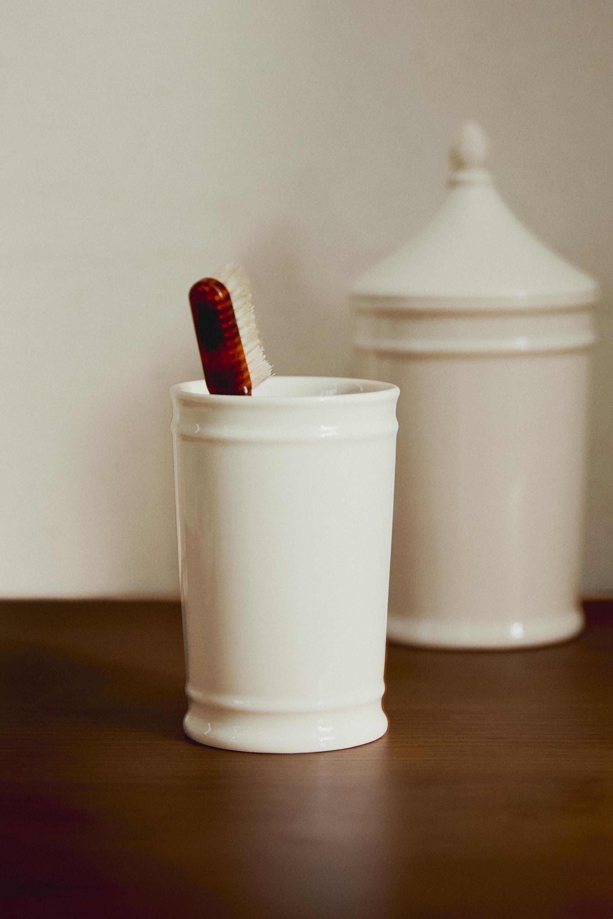 CERAMIC TOOTHBRUSH HOLDER