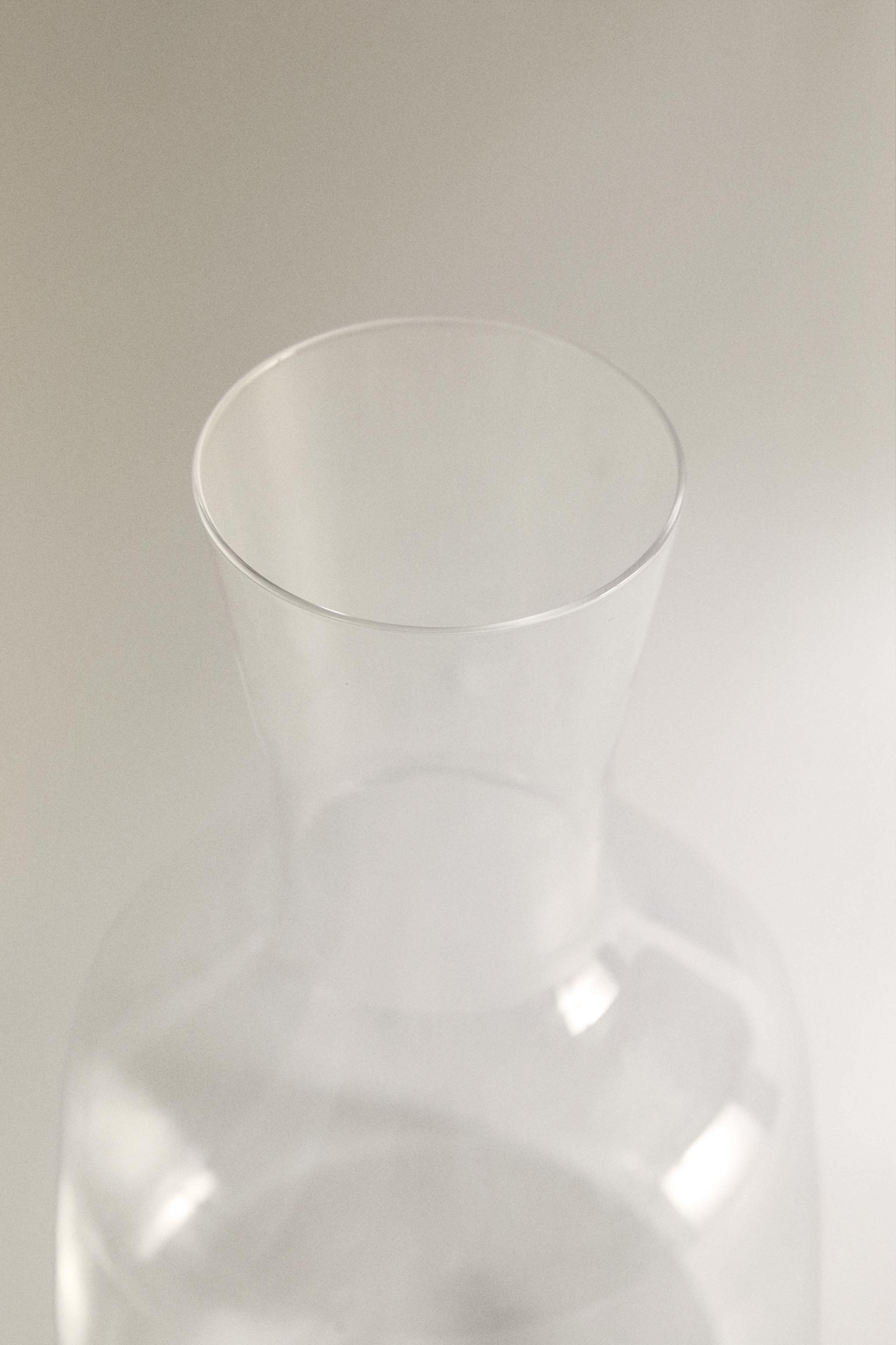 GLASS DECANTER