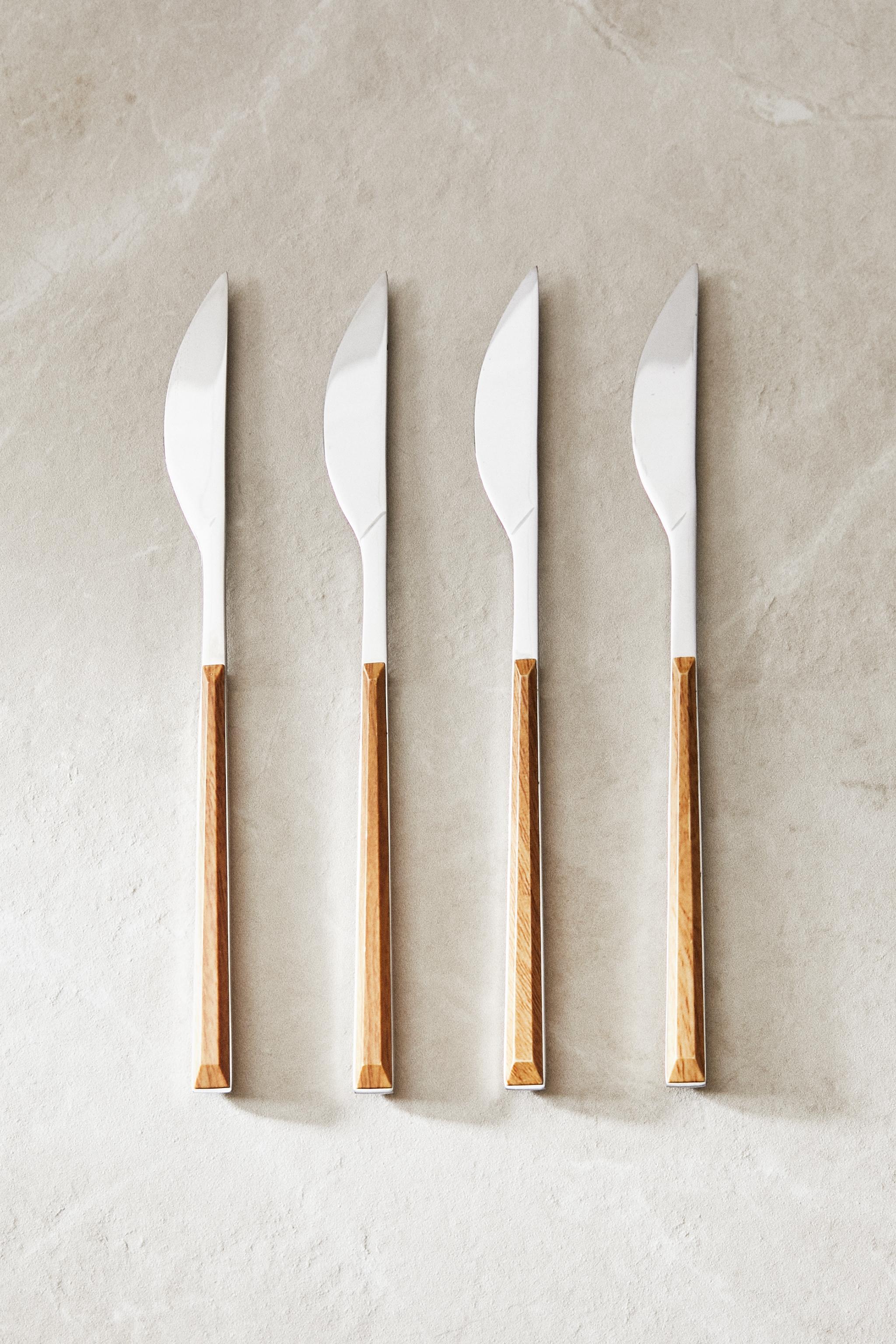 SET OF KNIVES WITH WOOD-DESIGN HANDLES (SET OF 4)