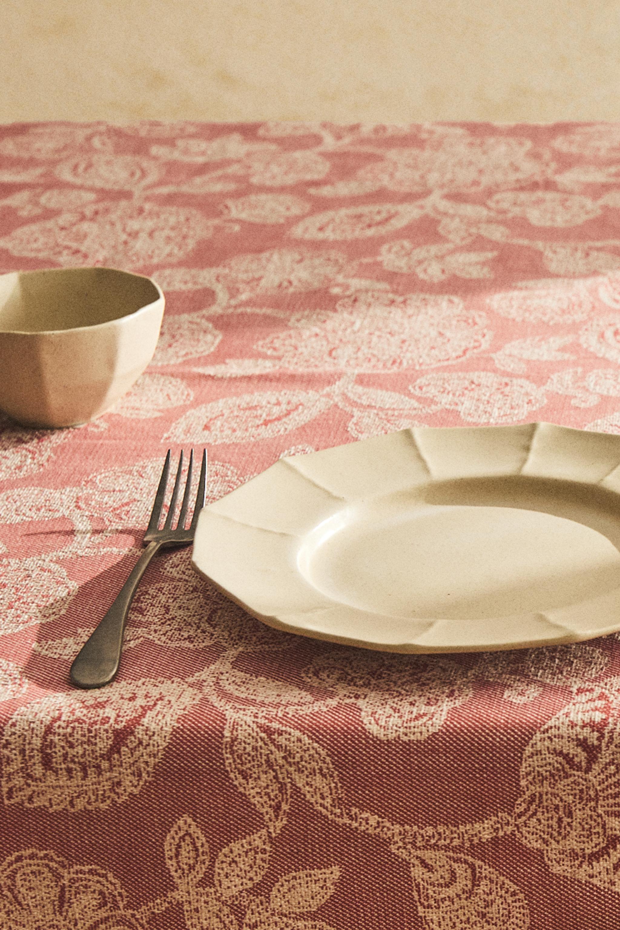 FLORAL JACQUARD COTTON LINEN TABLECLOTH