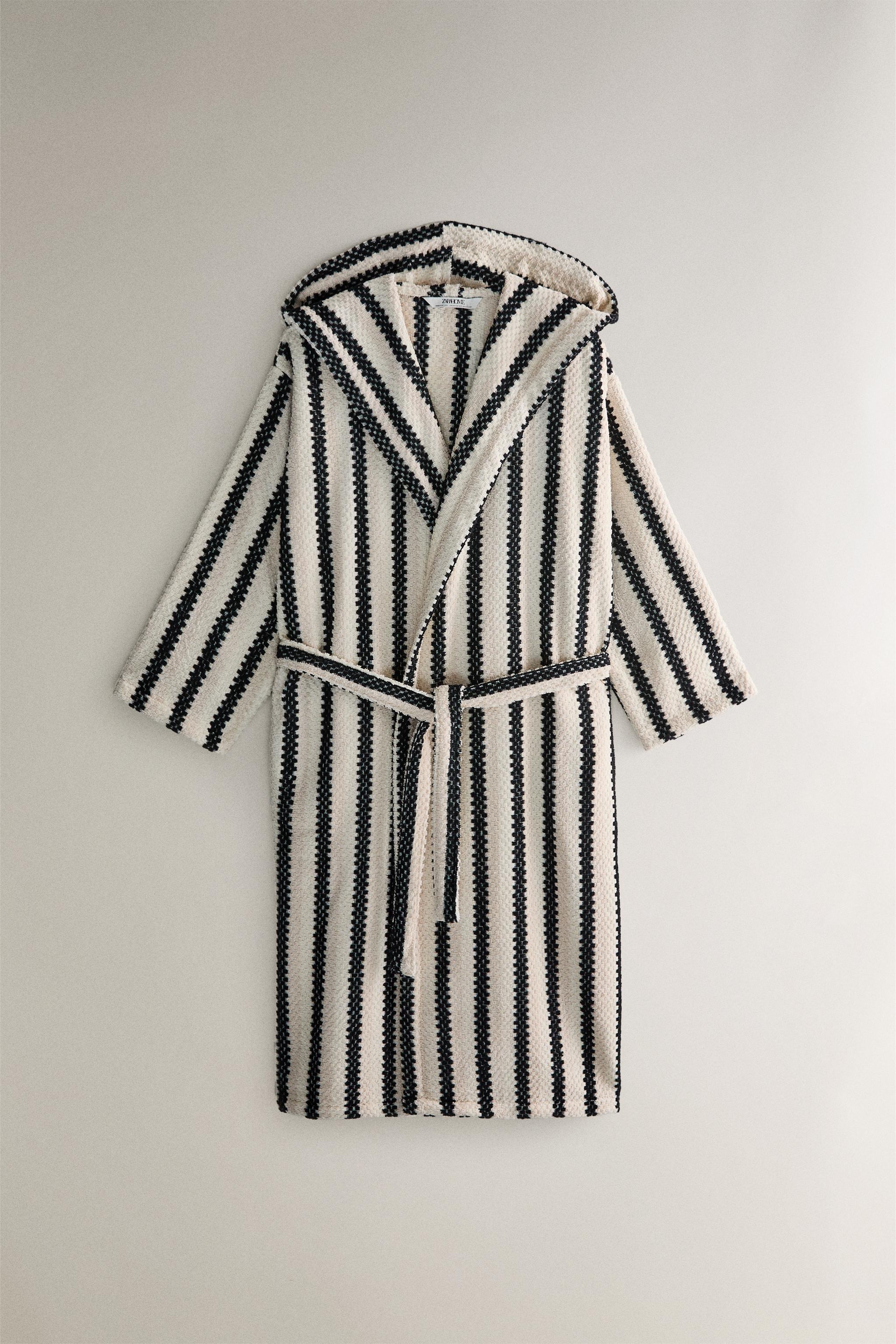 GEOMETRIC JACQUARD BATHROBE