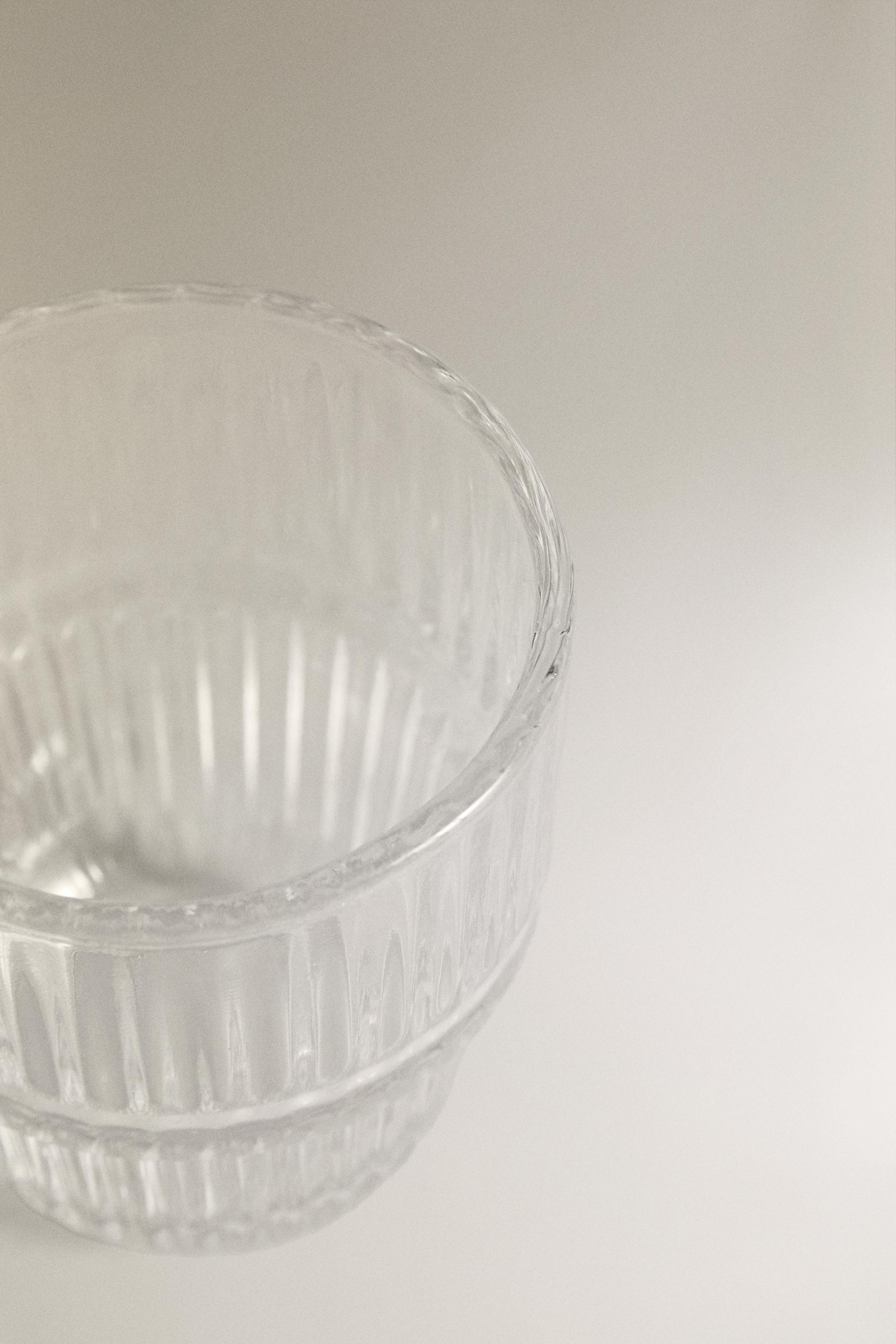 GLASS ESPRESSO CUP WITH A RAISED DESIGN