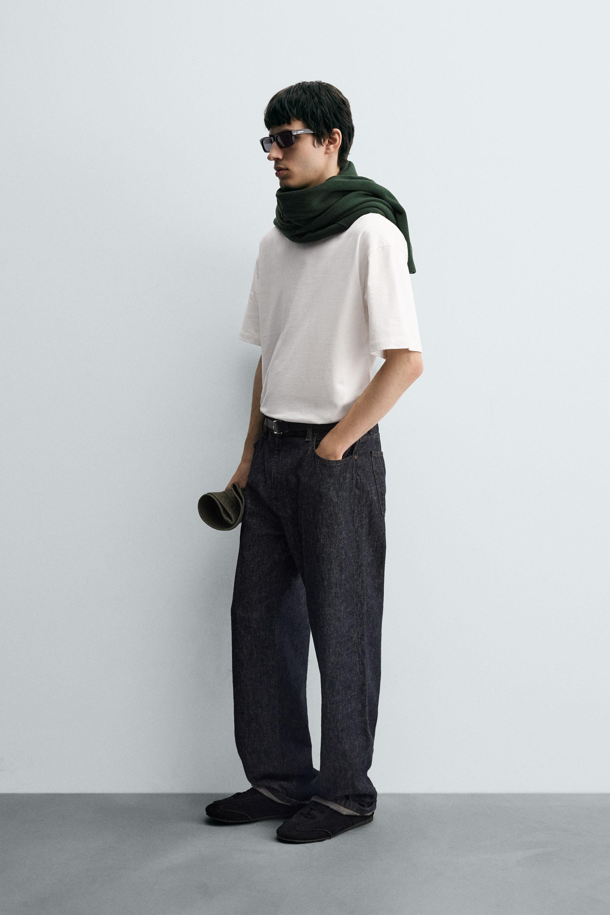 EMBROIDERED PATCH T-SHIRT