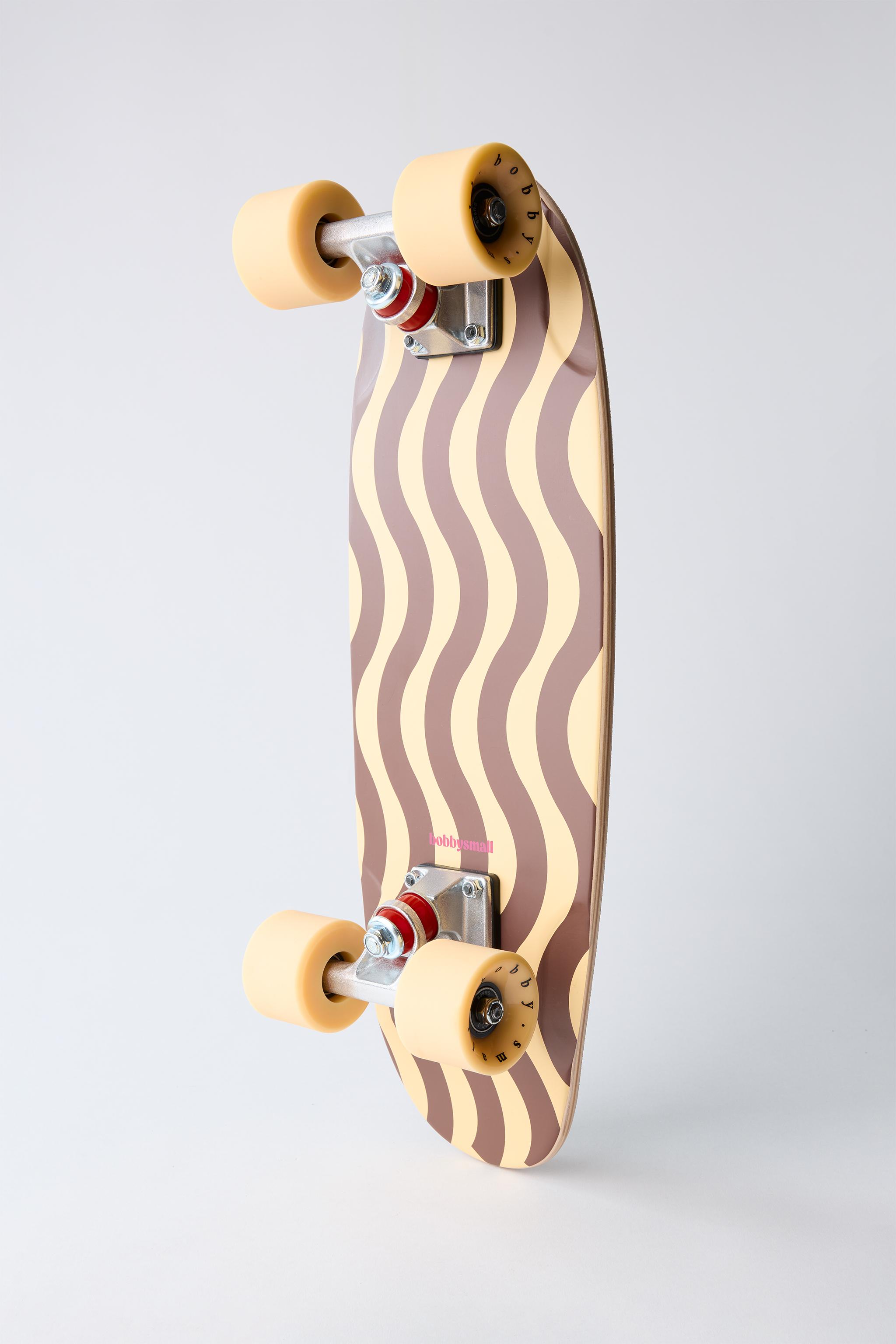 SPECKLE CRUISER BOBBY SMALL © SKATEBOARD