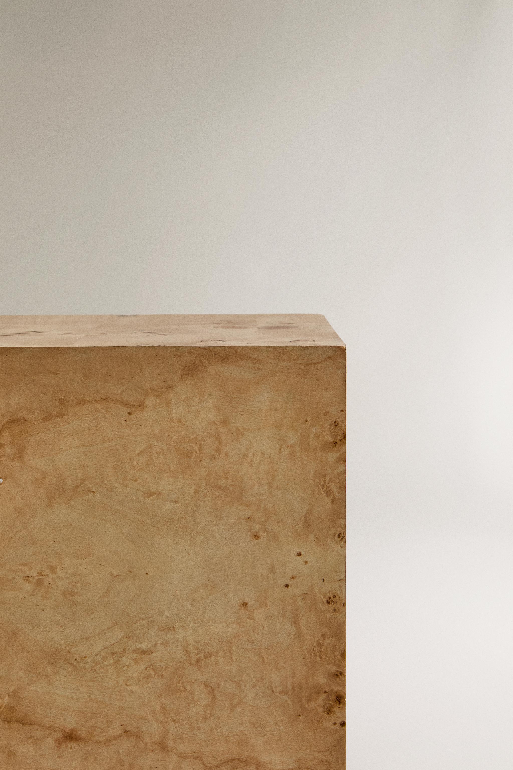 ROOT WOOD CUBE TABLE