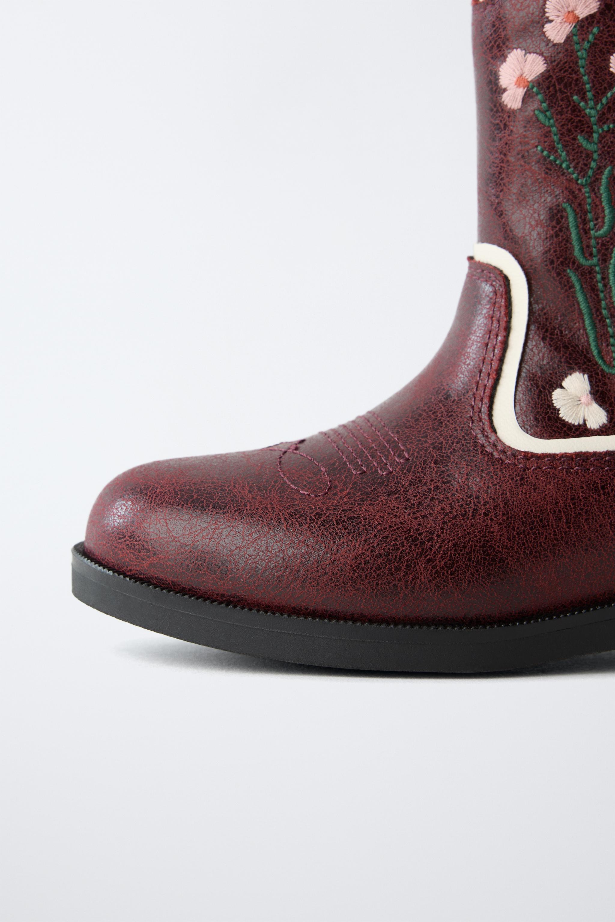 EMBROIDERED COWBOY BOOTS