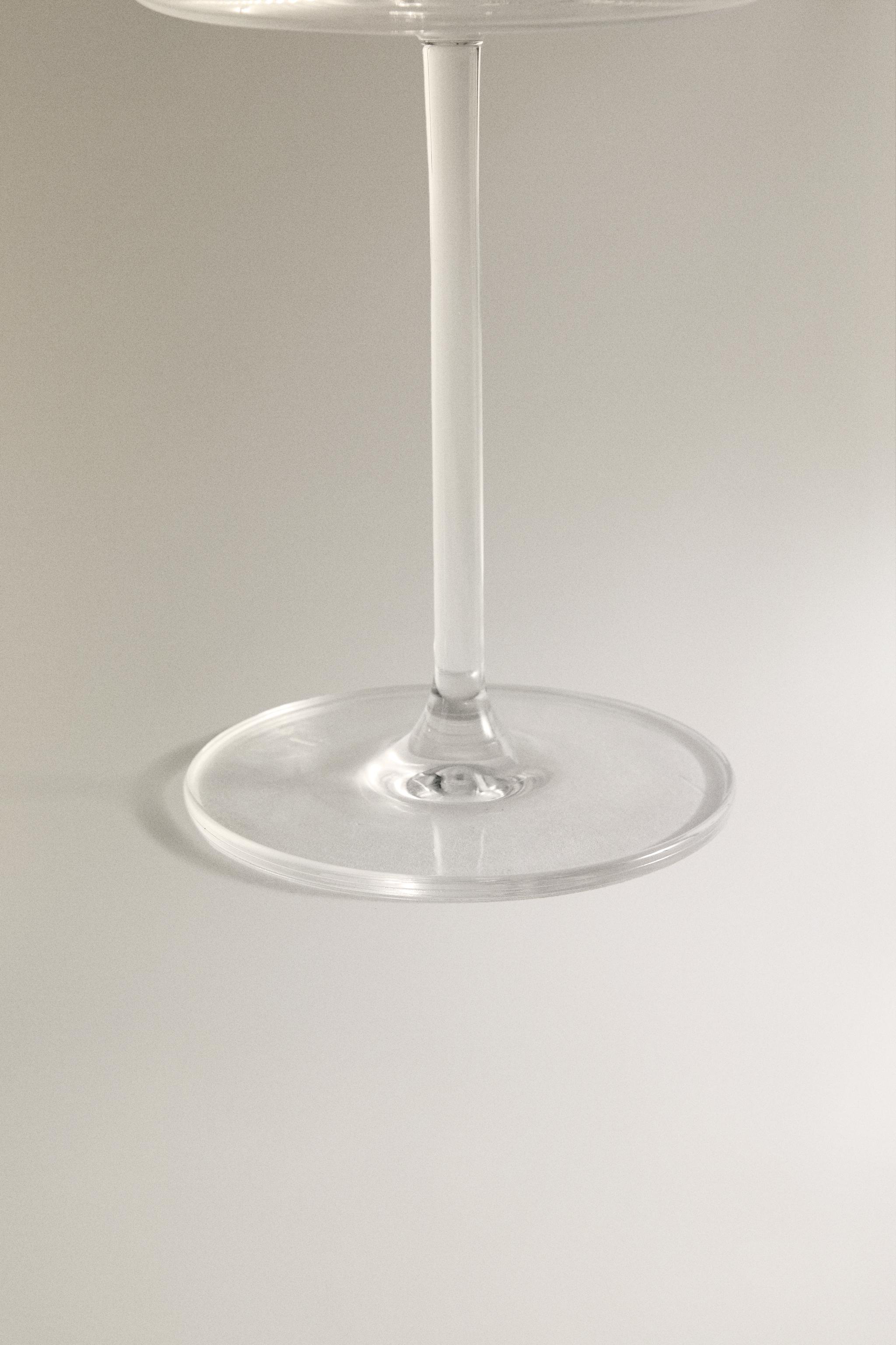 CONICAL CRYSTALLINE WINE GLASS