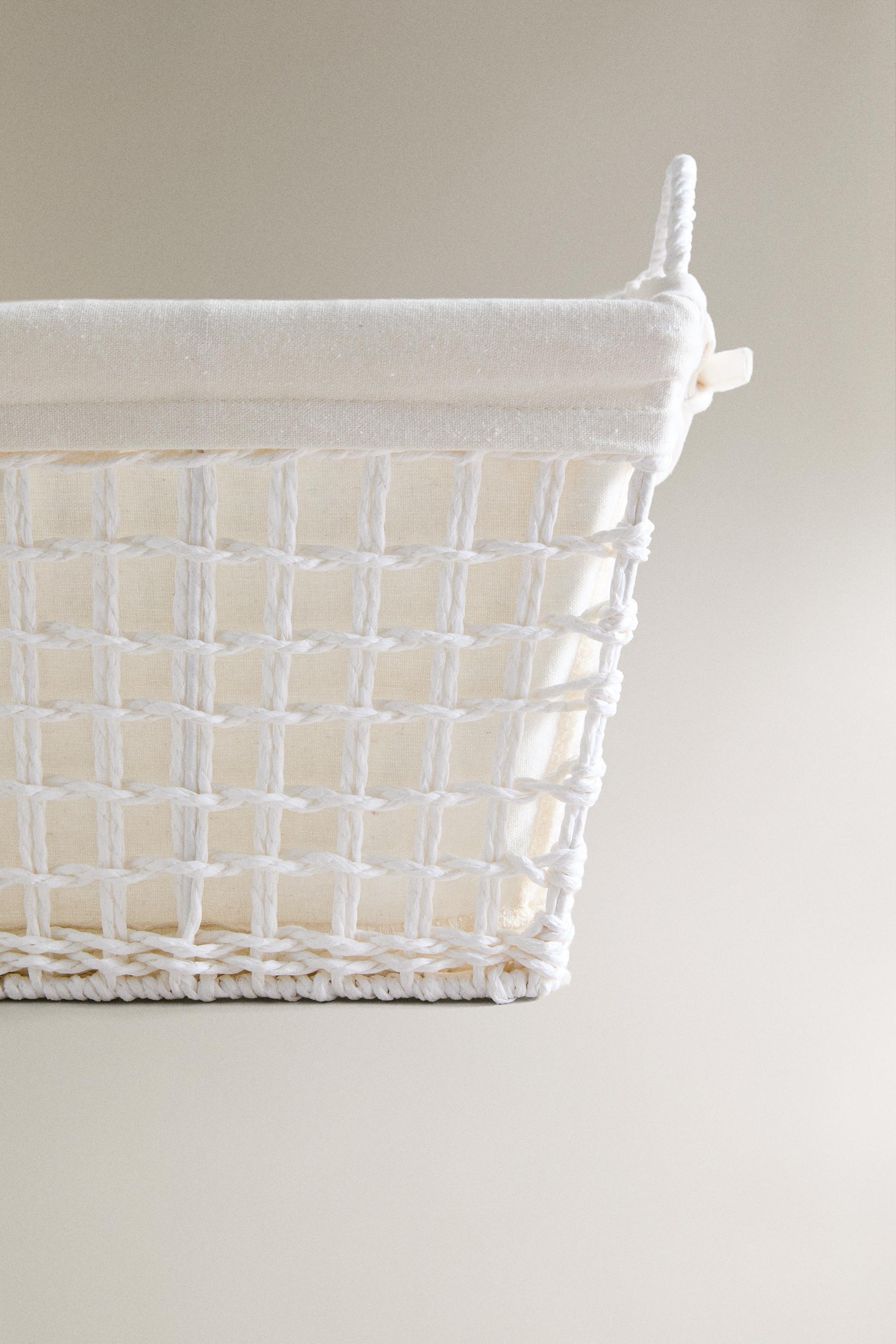 HAMPER WITH FABRIC LINING