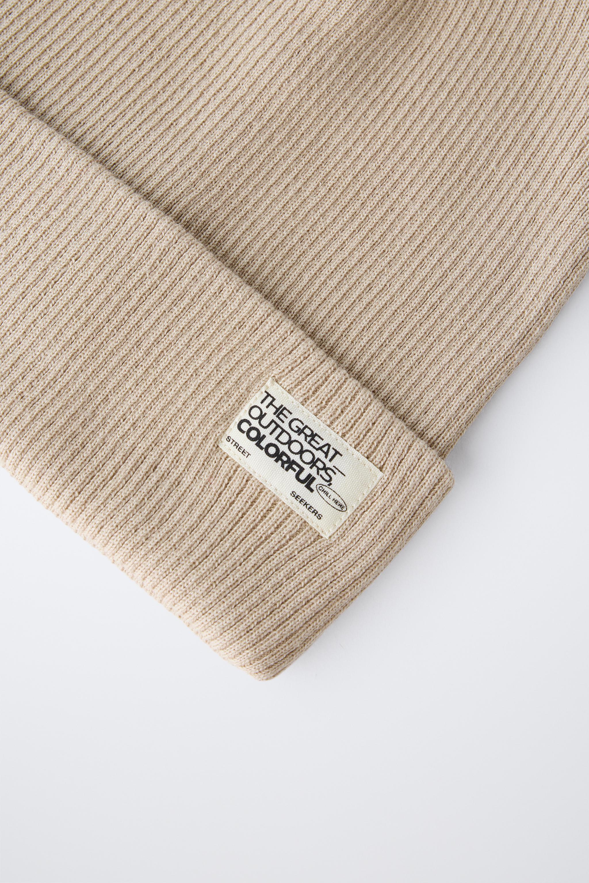 RIBBED KNIT HAT WITH LABEL
