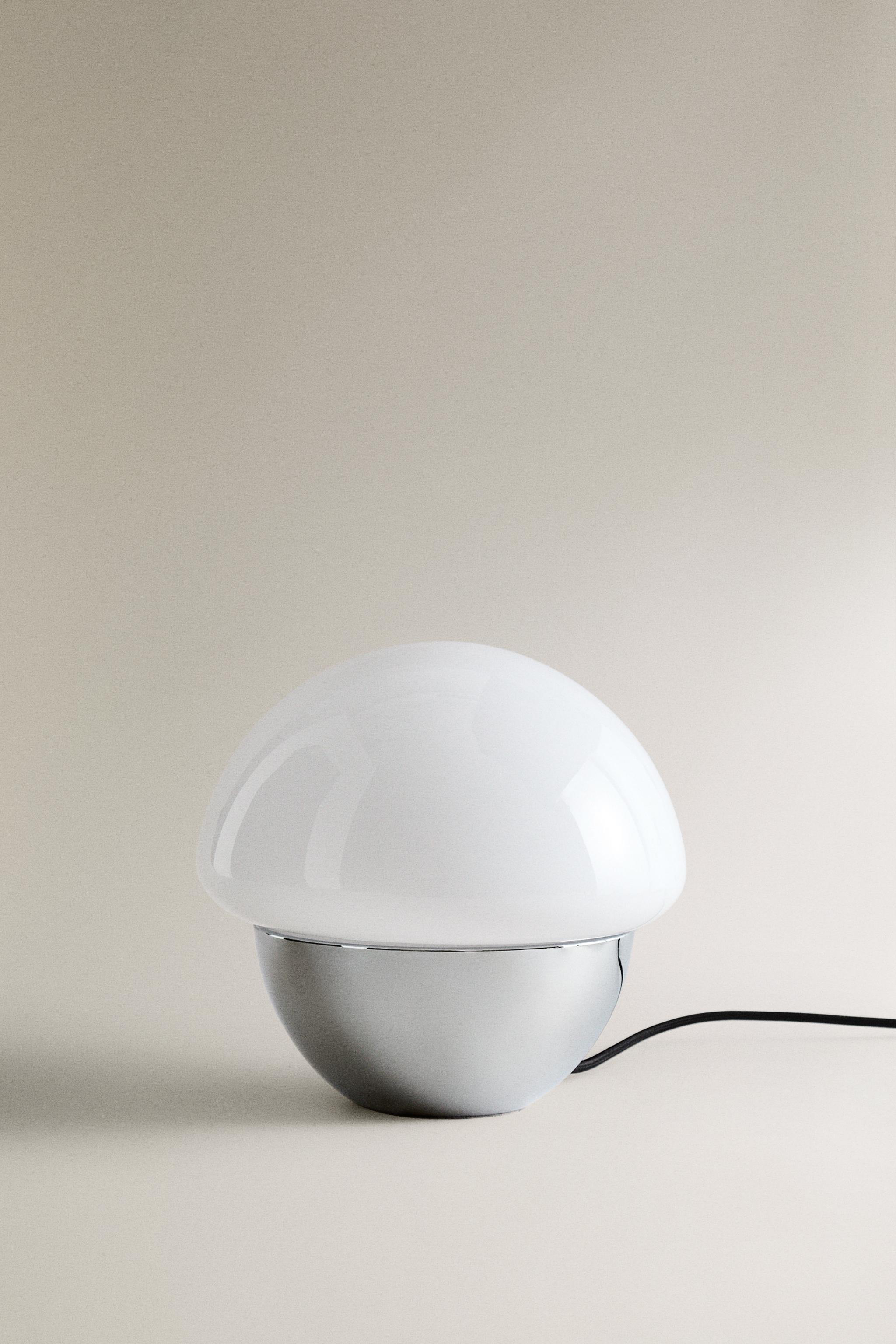 LARGE OVAL TABLE LAMP