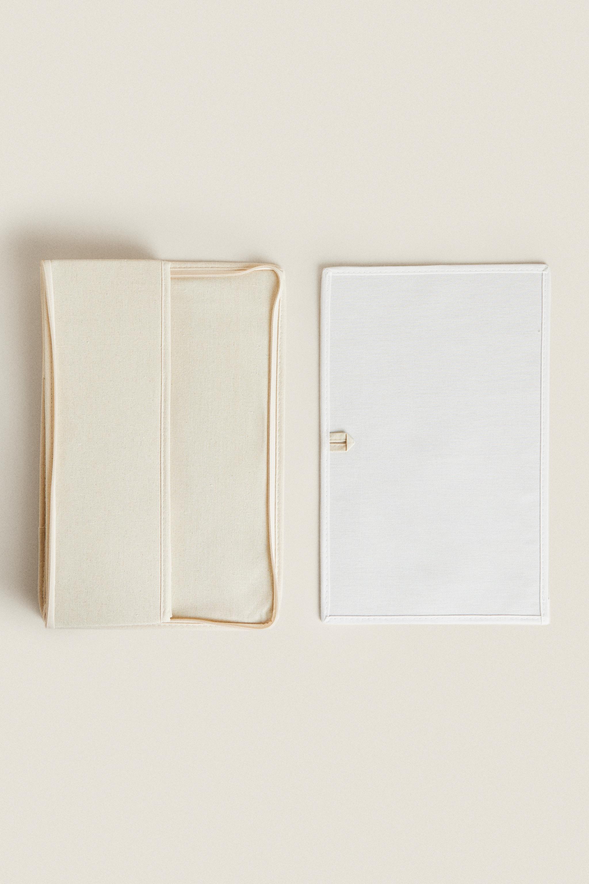 FOLDABLE STORAGE BOX WITH LID