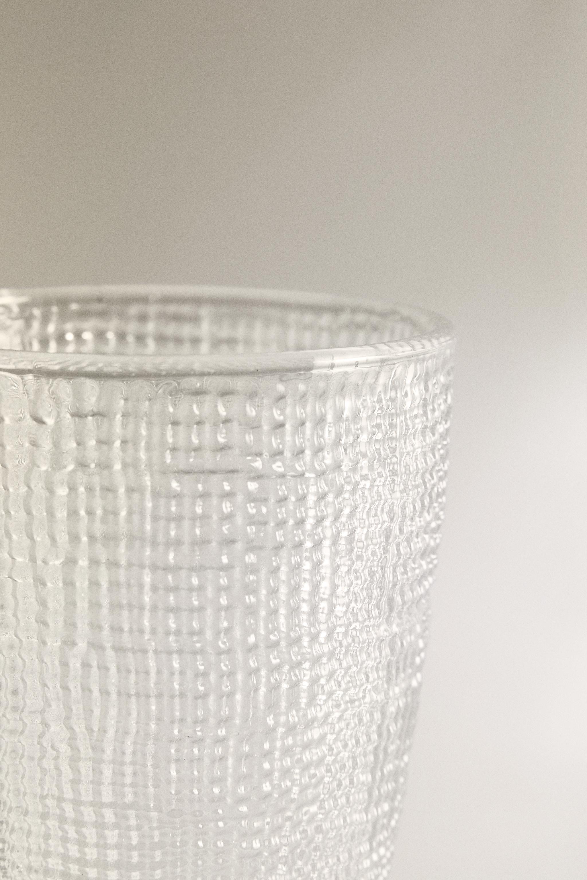 RAISED DESIGN GLASS TUMBLER