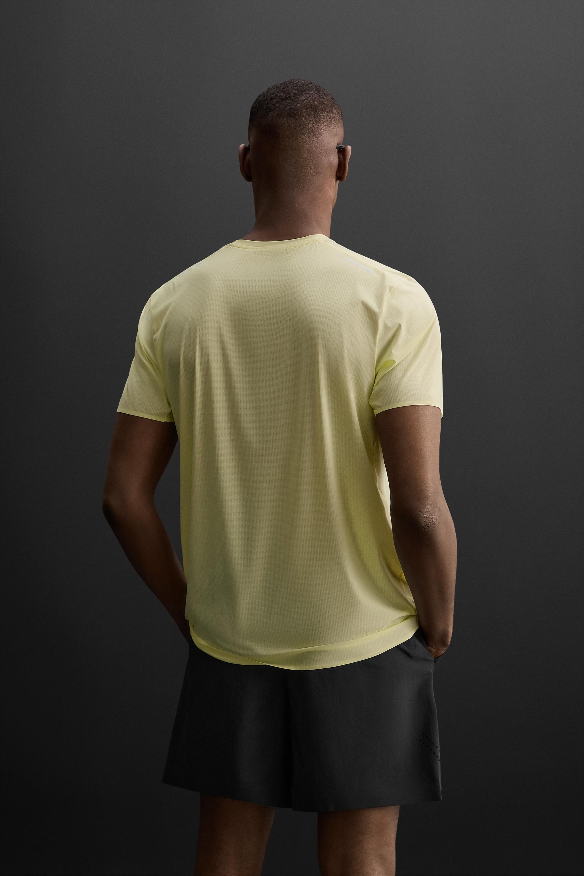 LIGHTWEIGHT TECHNICAL T-SHIRT