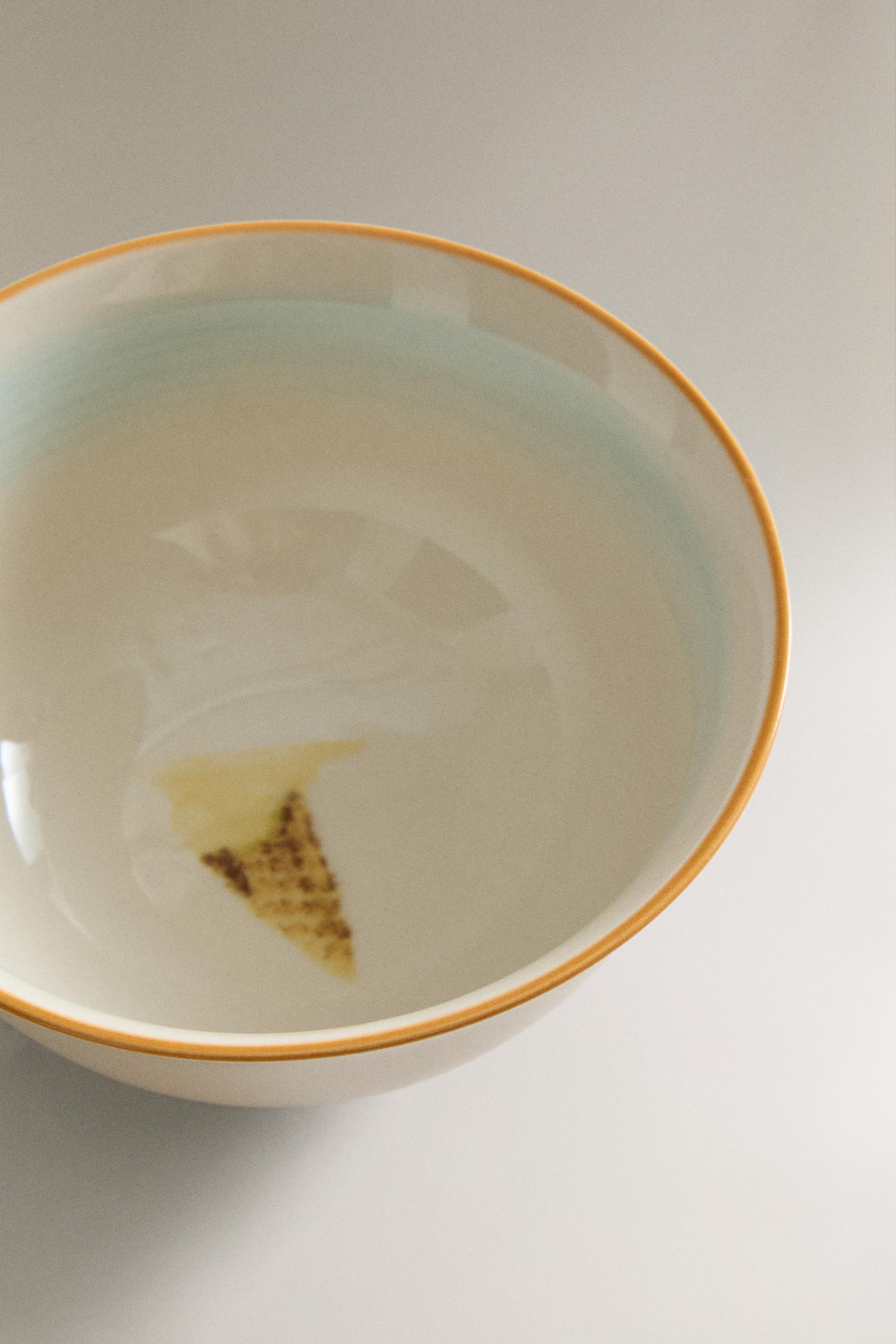 STONEWARE BOWL WITH ICE CREAM DESIGN