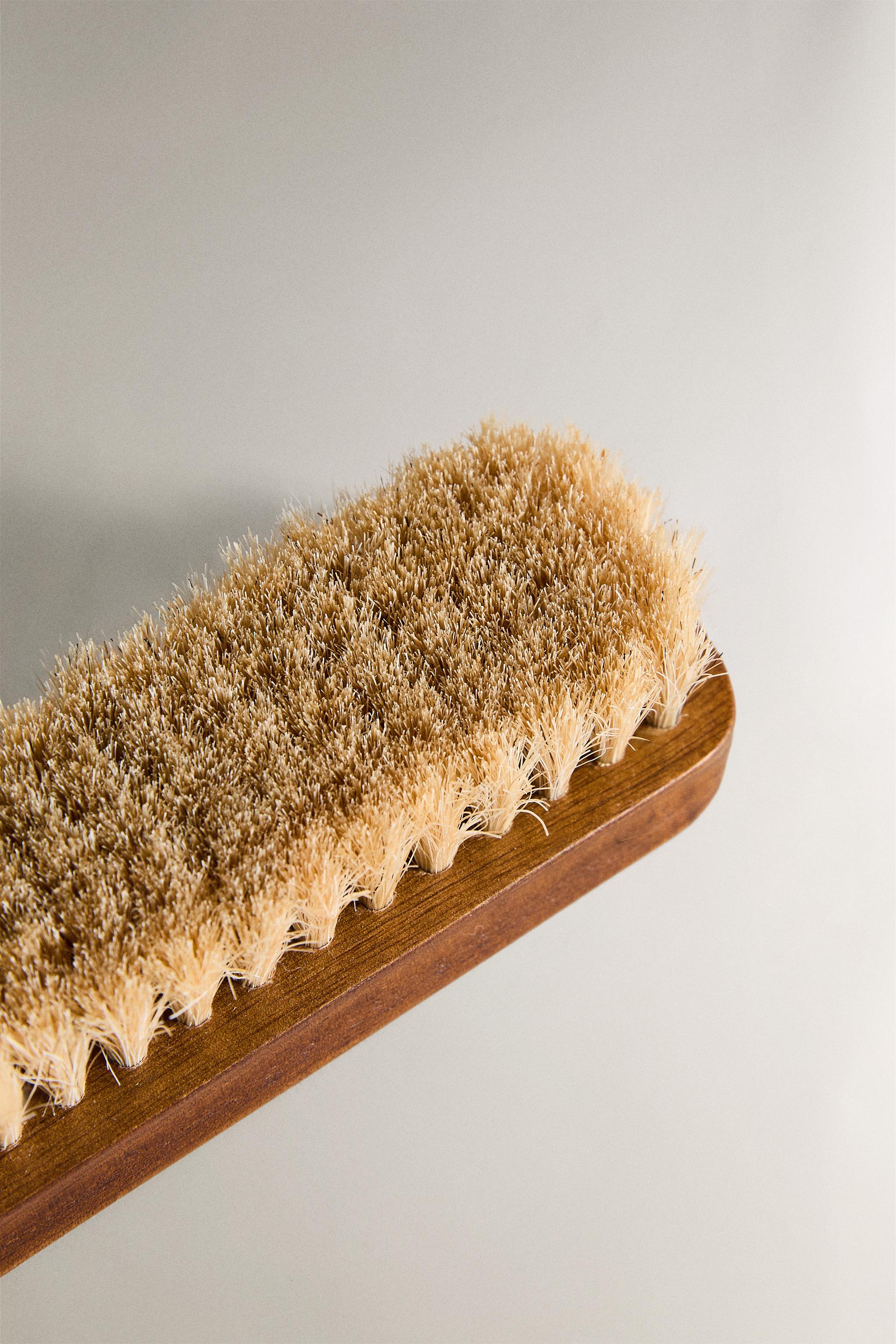 SHOE POLISHING BRUSH