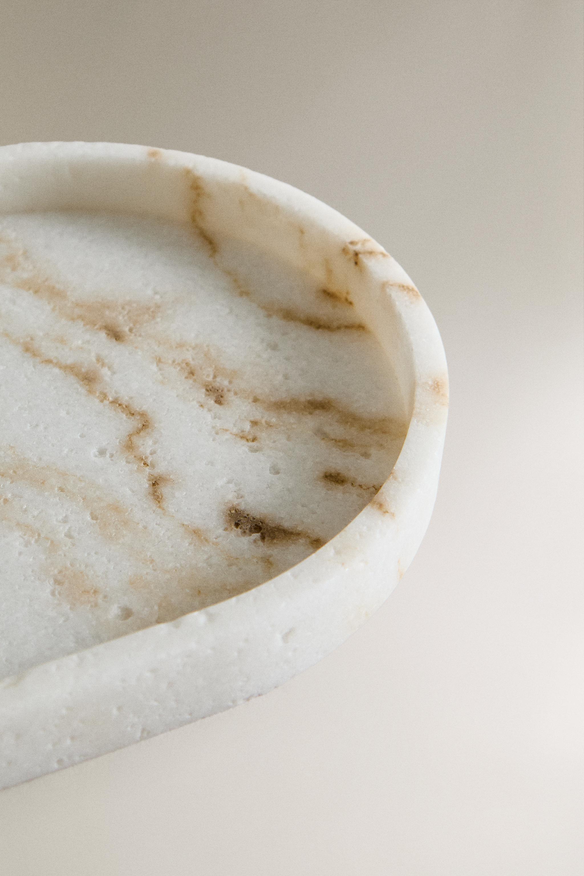 MARBLE-EFFECT BATHROOM TRAY