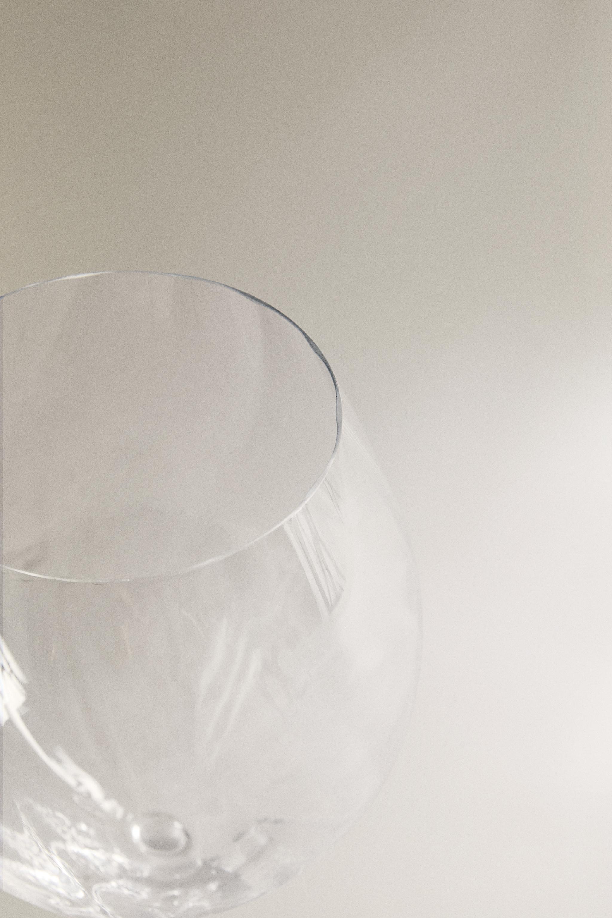 TEXTURED CRYSTALLINE WINE GLASS