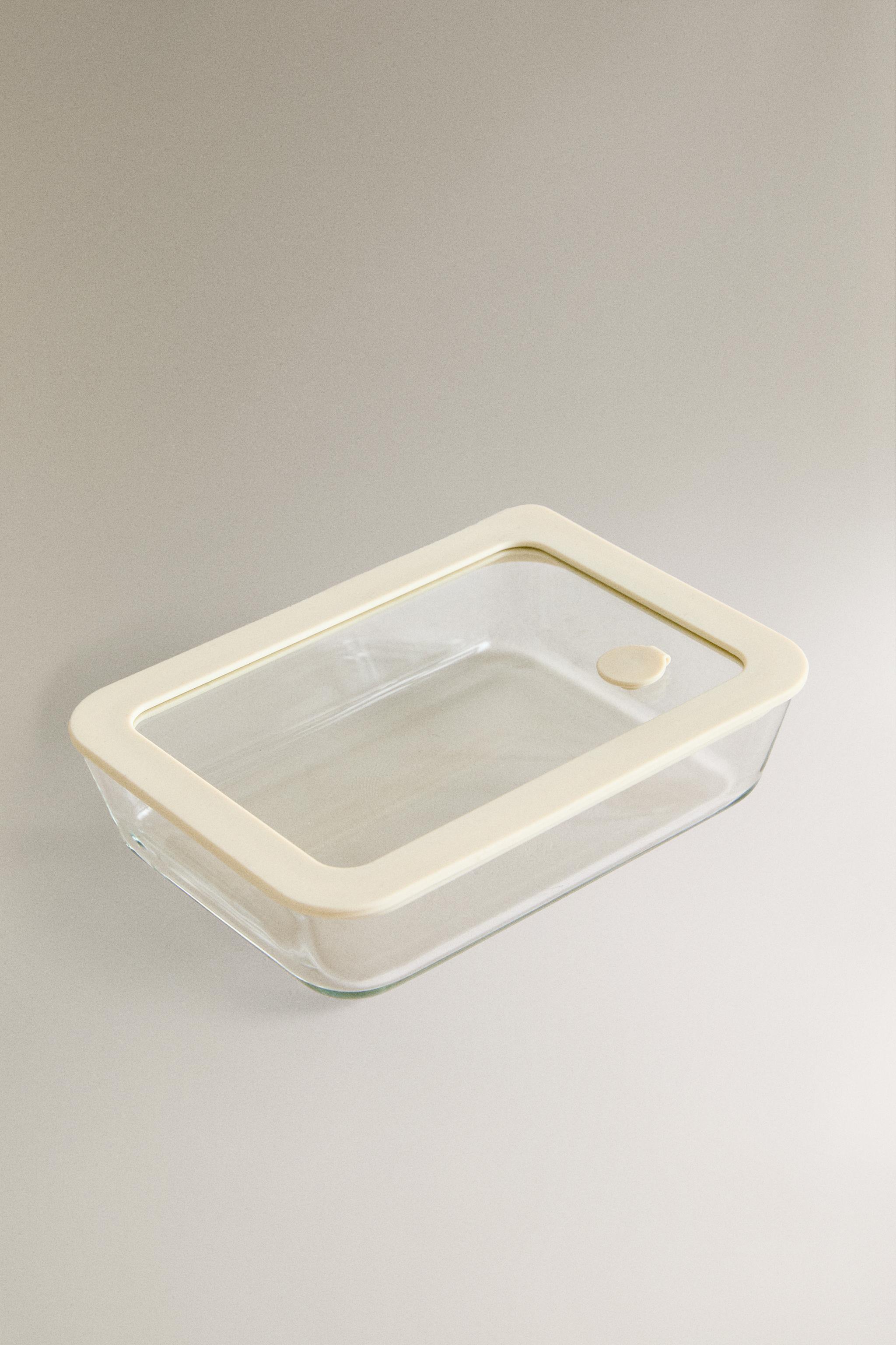 23.67 oz AIRTIGHT FOOD CONTAINER