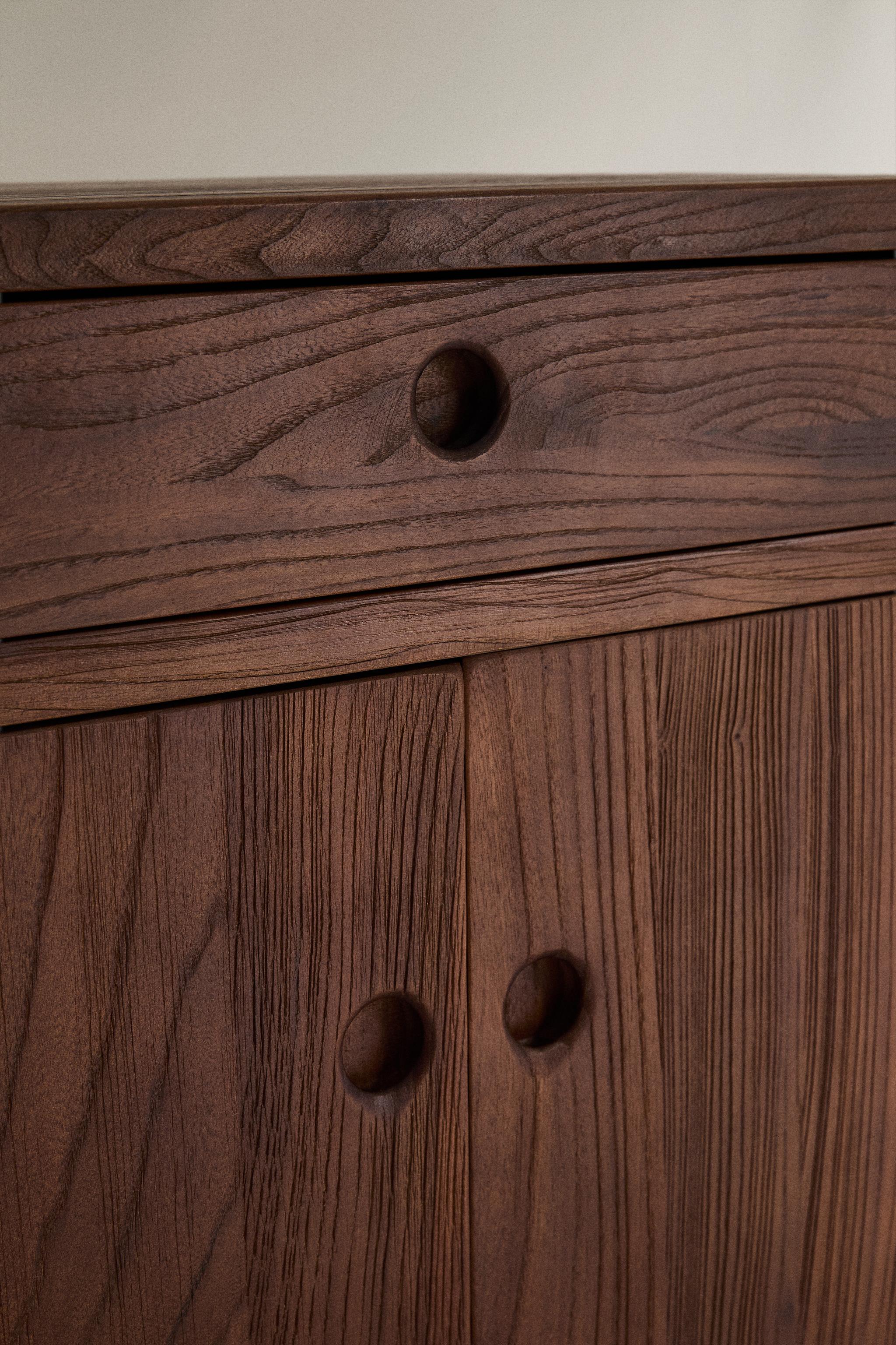 STORAGE UNIT MADE OF ELM WOOD