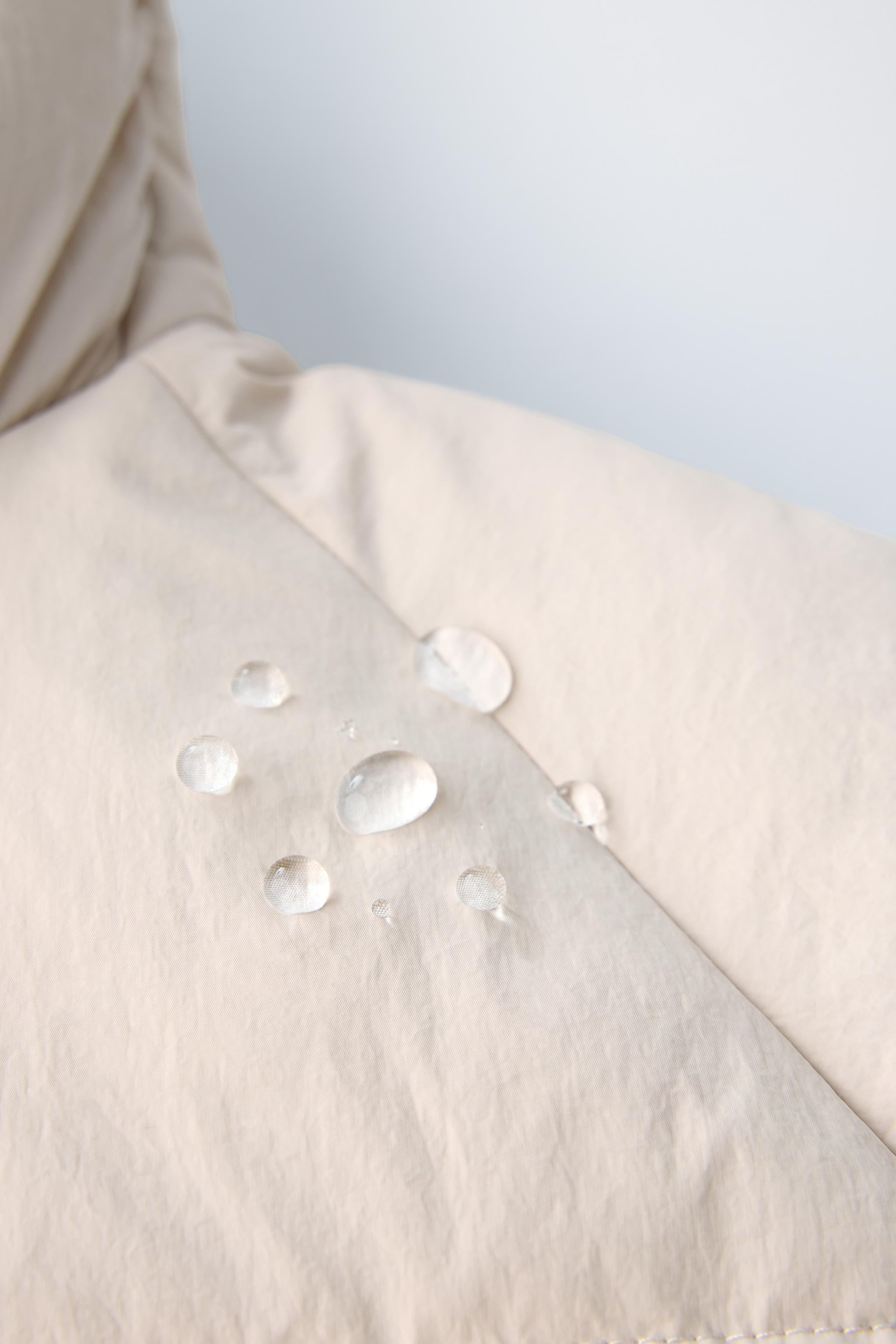 WATER REPELLENT HOODED PUFFER JACKET