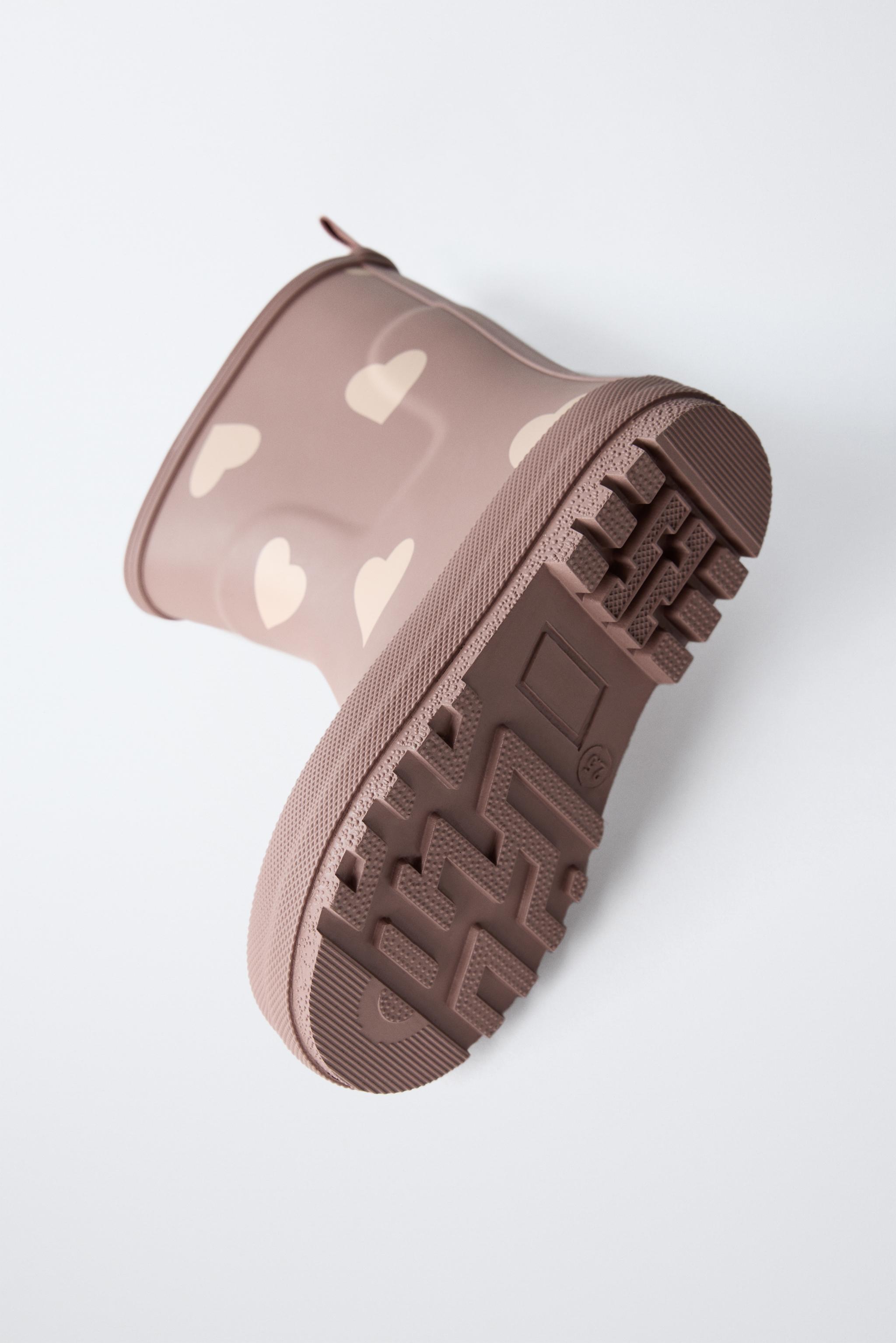 HEART PRINT RAIN BOOTS