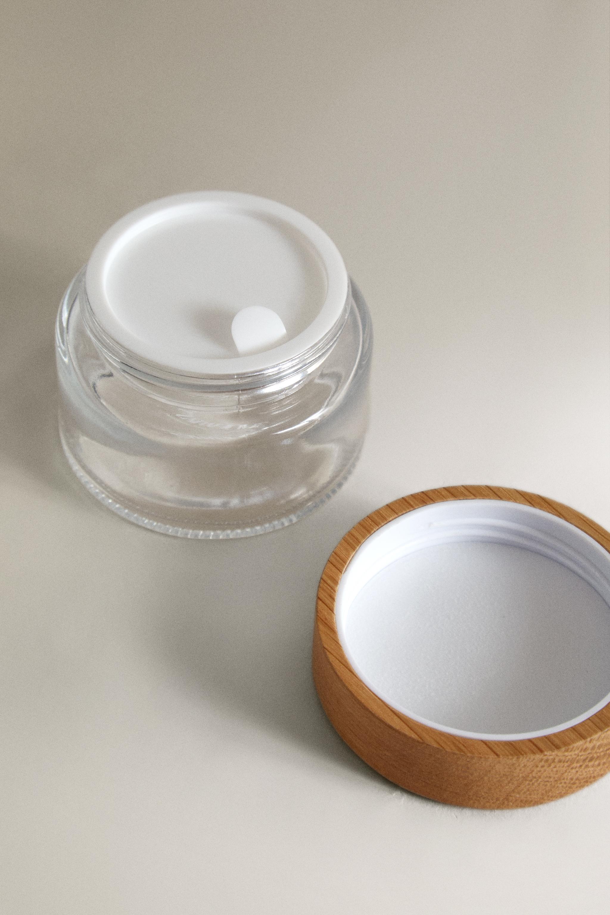 REUSABLE JAR WITH OAK LID