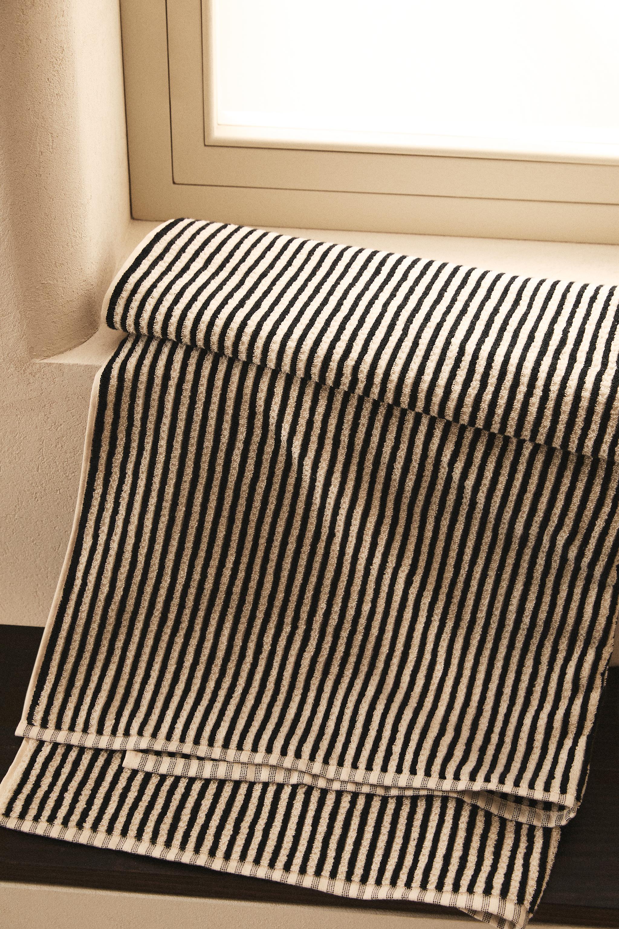 DYED THREAD COTTON BATH TOWEL