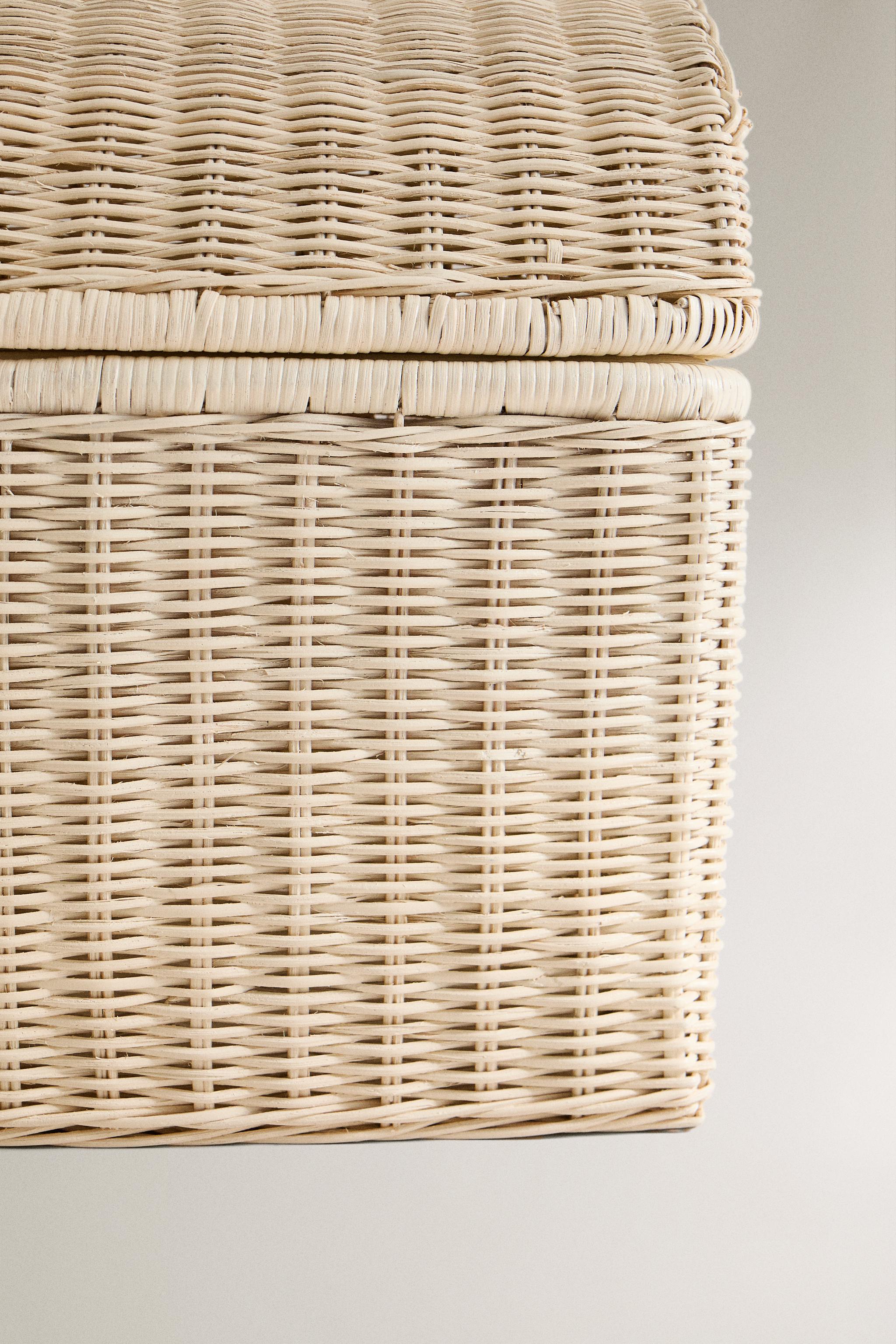 CHILDREN'S RATTAN HAMPER WITH LID