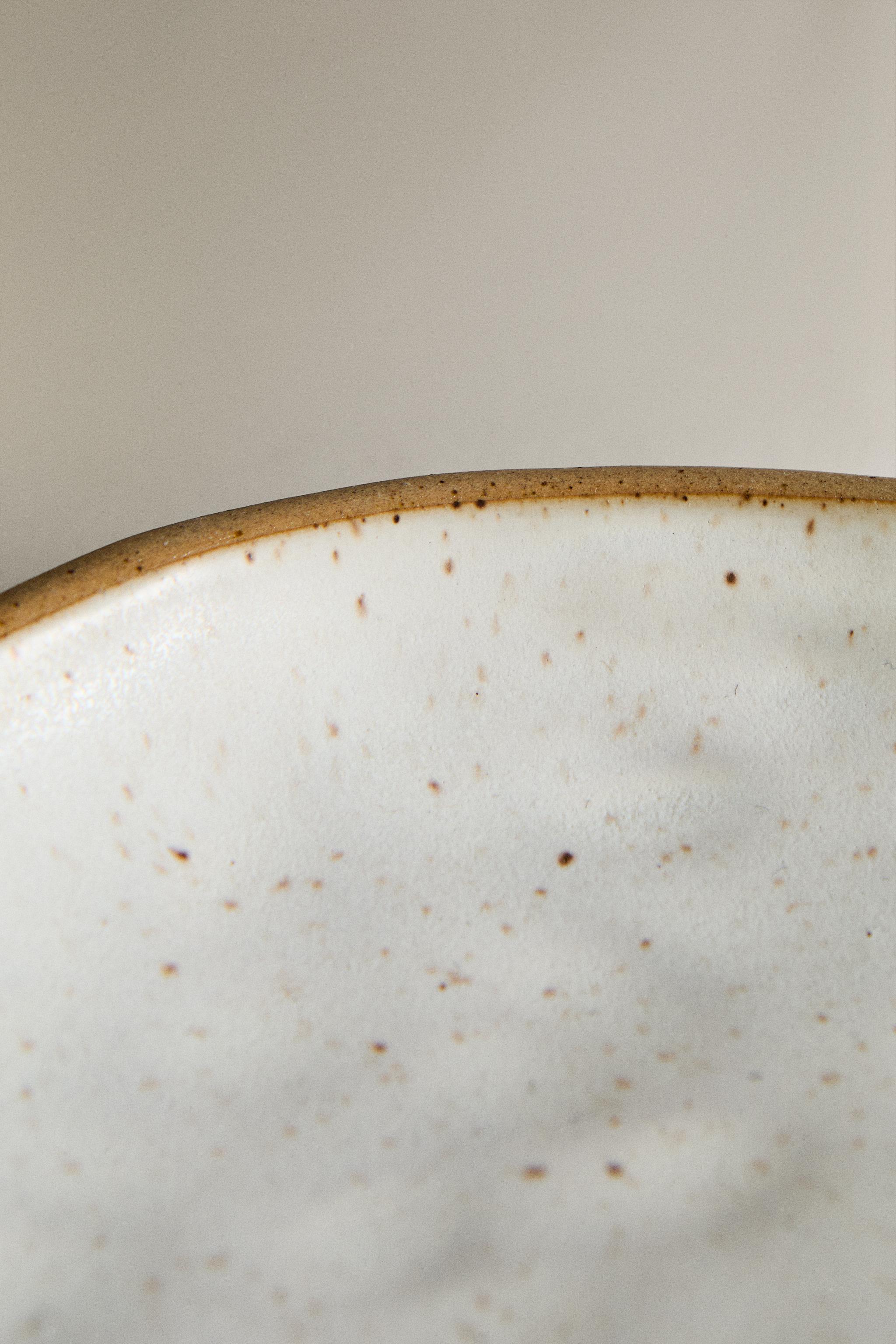 TEXTURED OVAL SERVING DISH