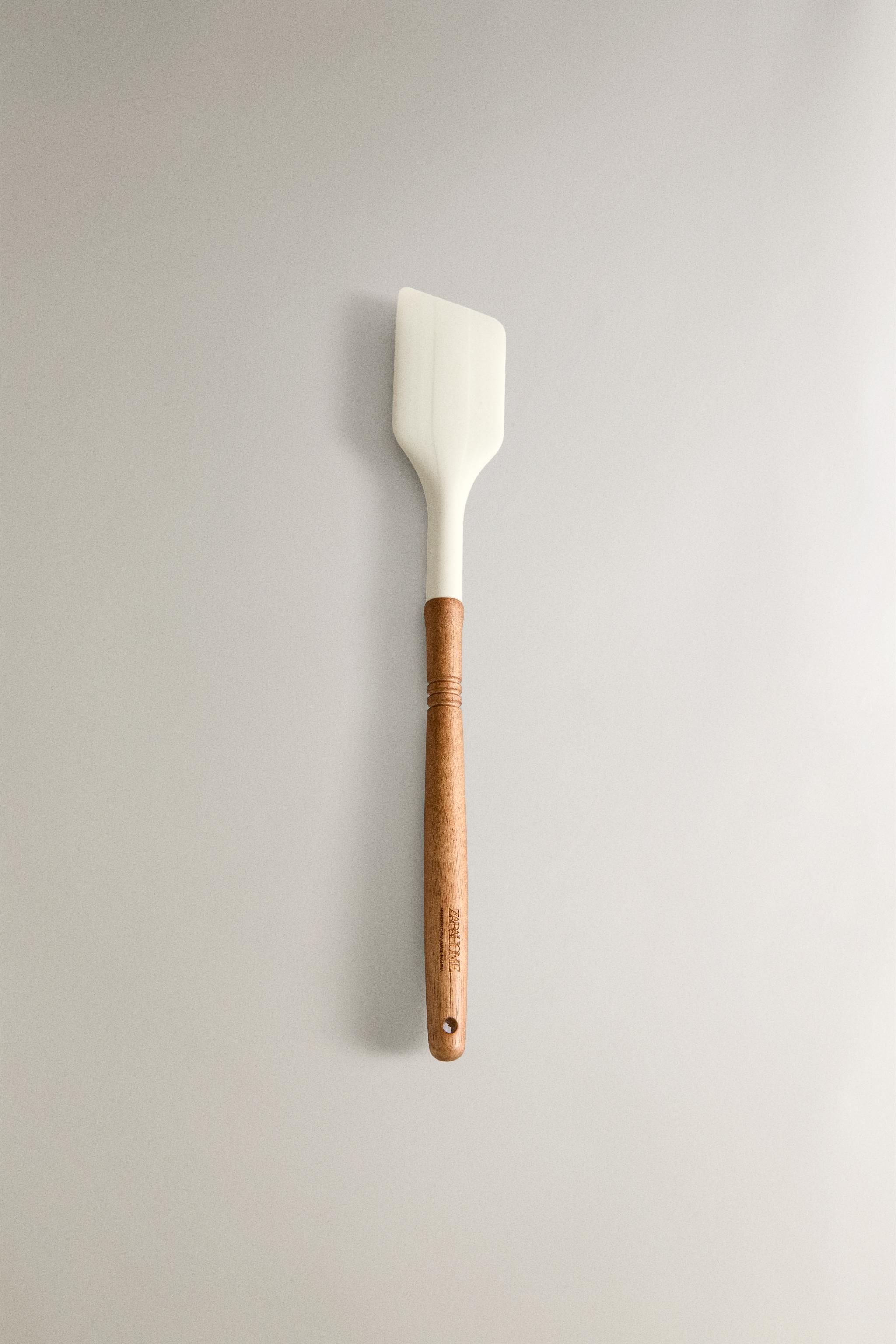 SILICONE AND WOODEN SPATULA