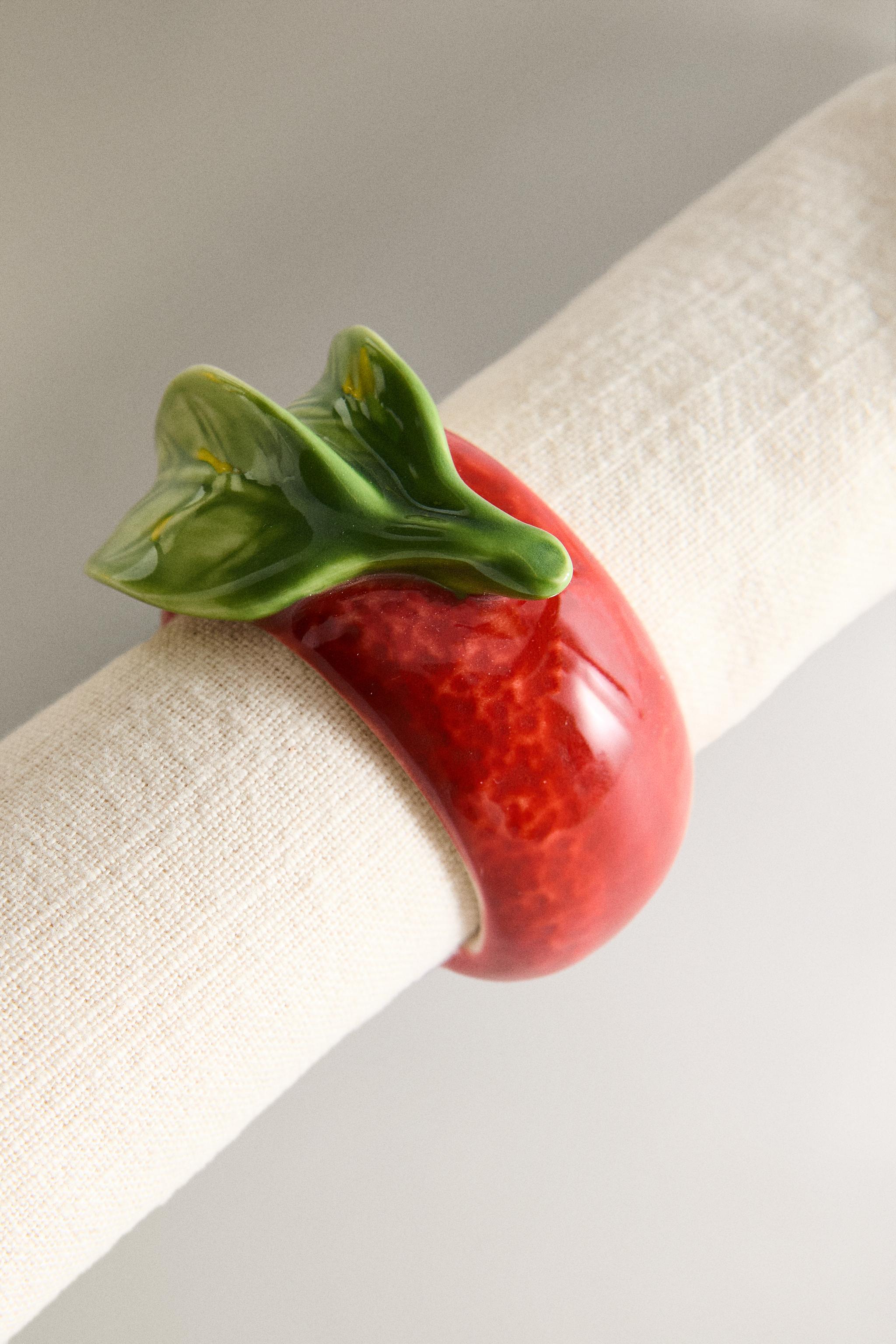PACK OF FRUIT PORCELAIN NAPKIN RINGS (PACK OF 4)