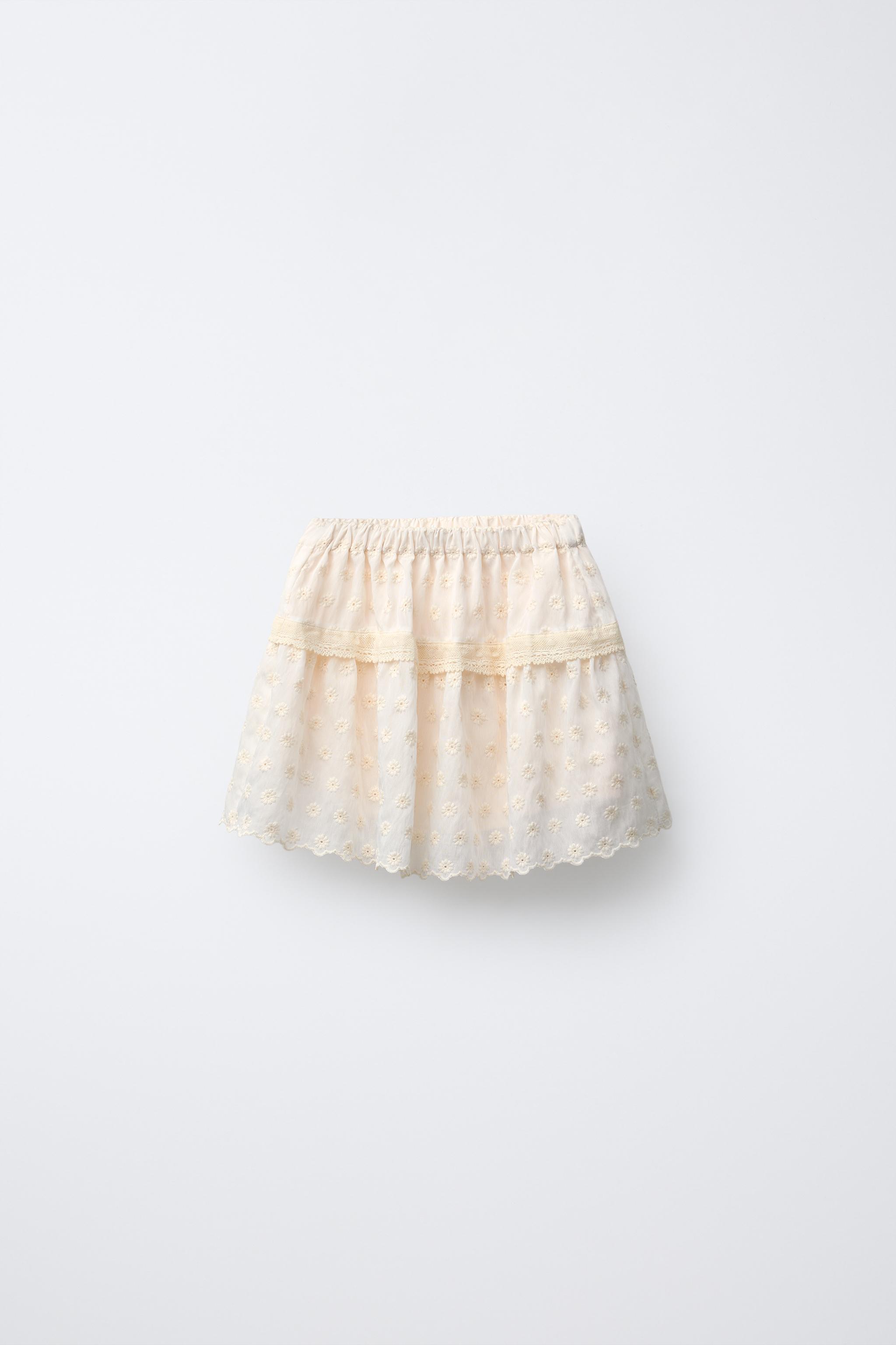 EMBROIDERED LACE SKIRT